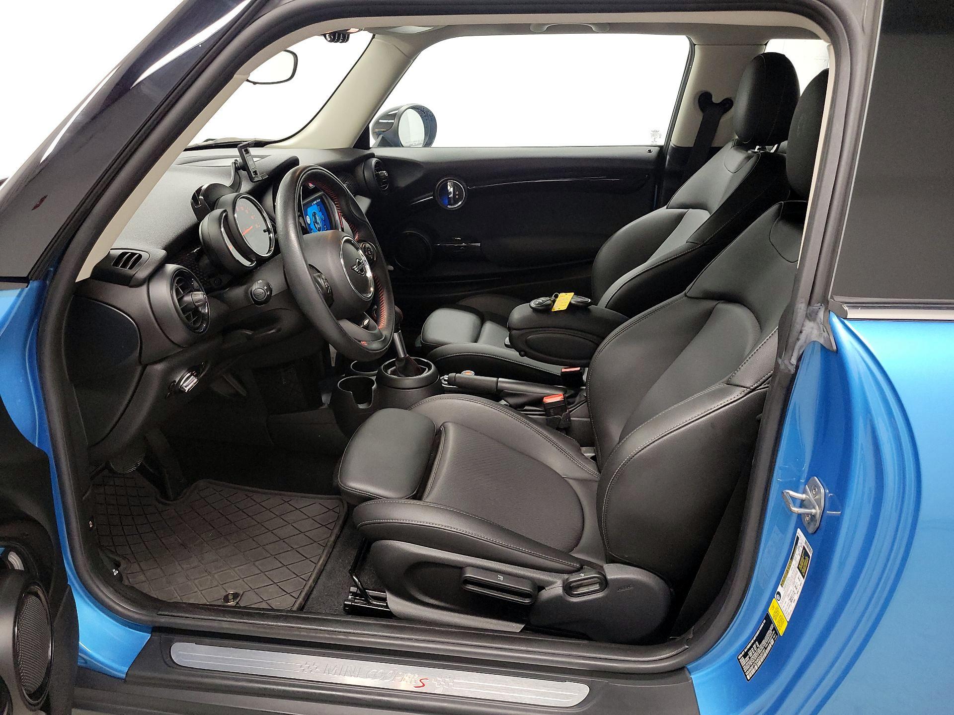 Thumbnail: 2019 MINI Cooper Hardtop - 11