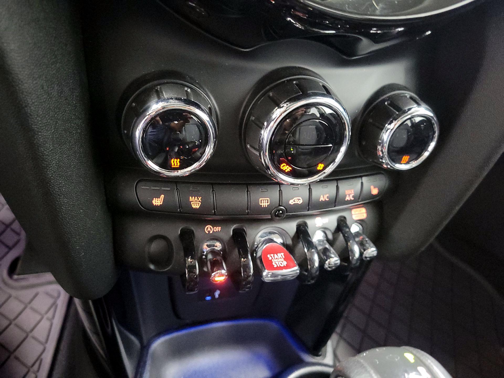 Thumbnail: 2019 MINI Cooper Hardtop - 14