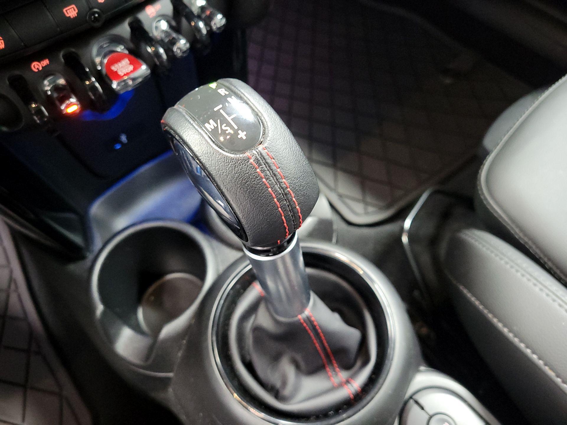 Thumbnail: 2019 MINI Cooper Hardtop - 15