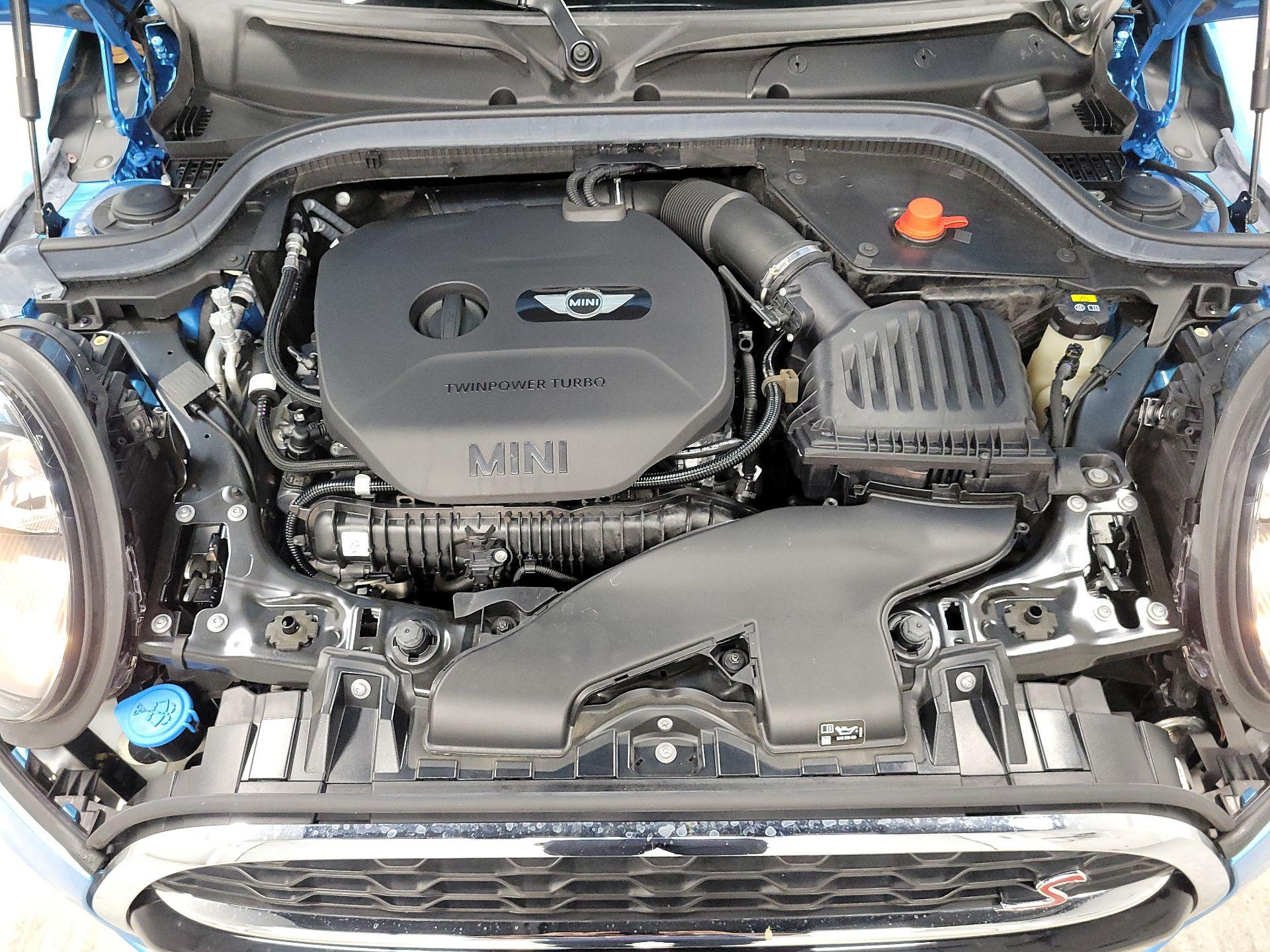 Thumbnail: 2019 MINI Cooper Hardtop - 17