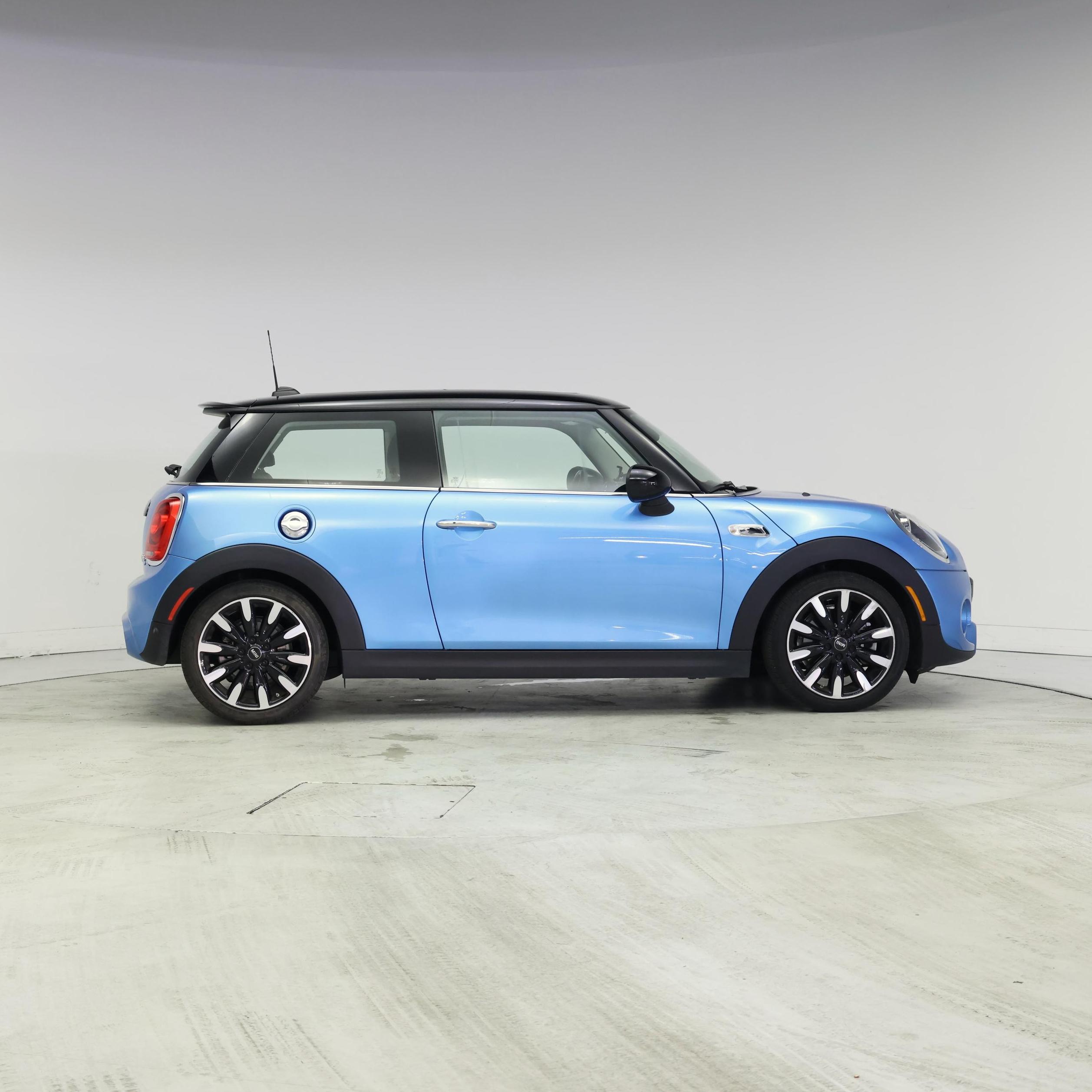 Thumbnail: 2019 MINI Cooper Hardtop - 7