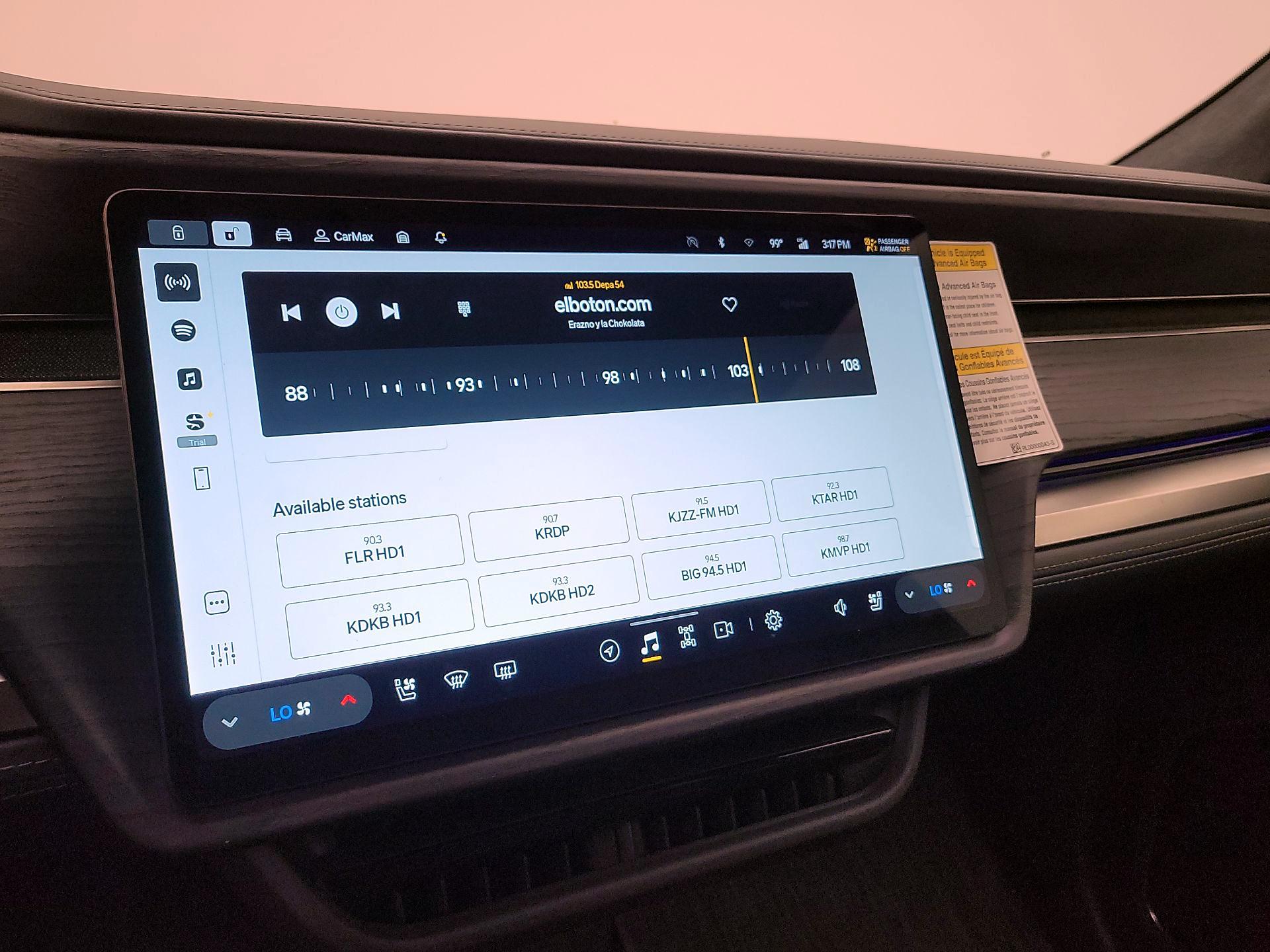 Thumbnail: 2023 Rivian R1S - 15