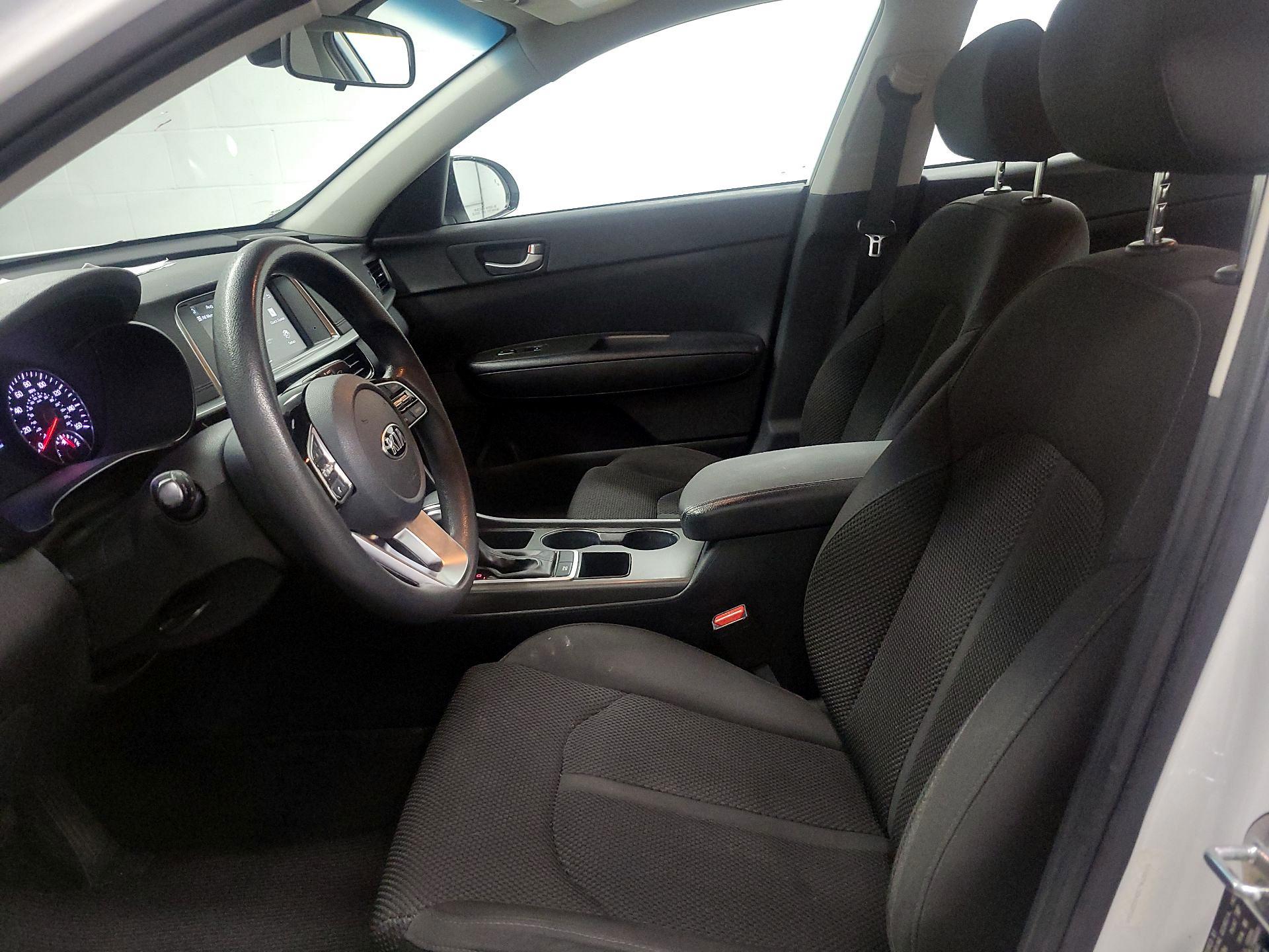Thumbnail: 2019 Kia Optima - 11