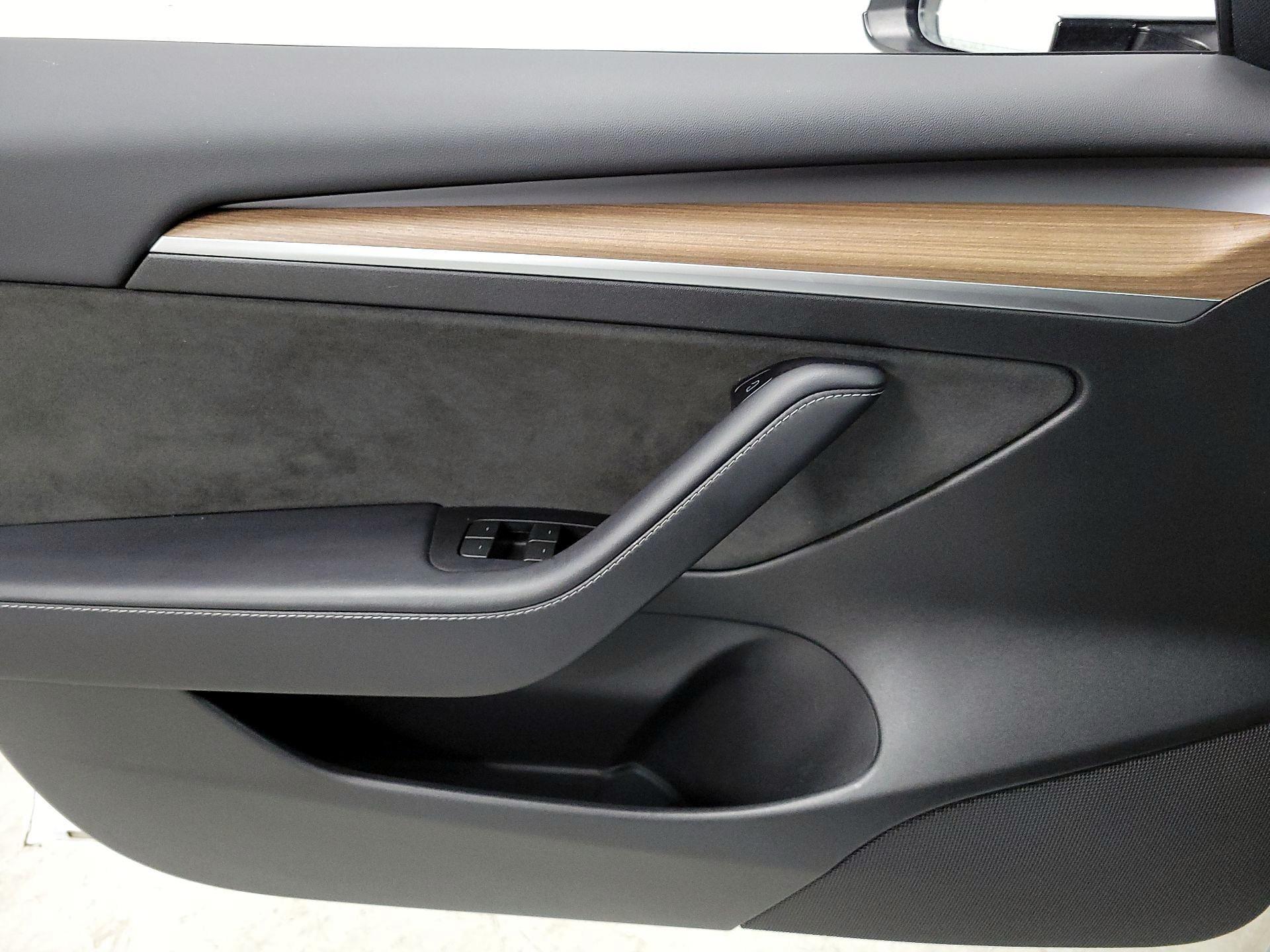 Thumbnail: 2023 Tesla Model 3 - 12