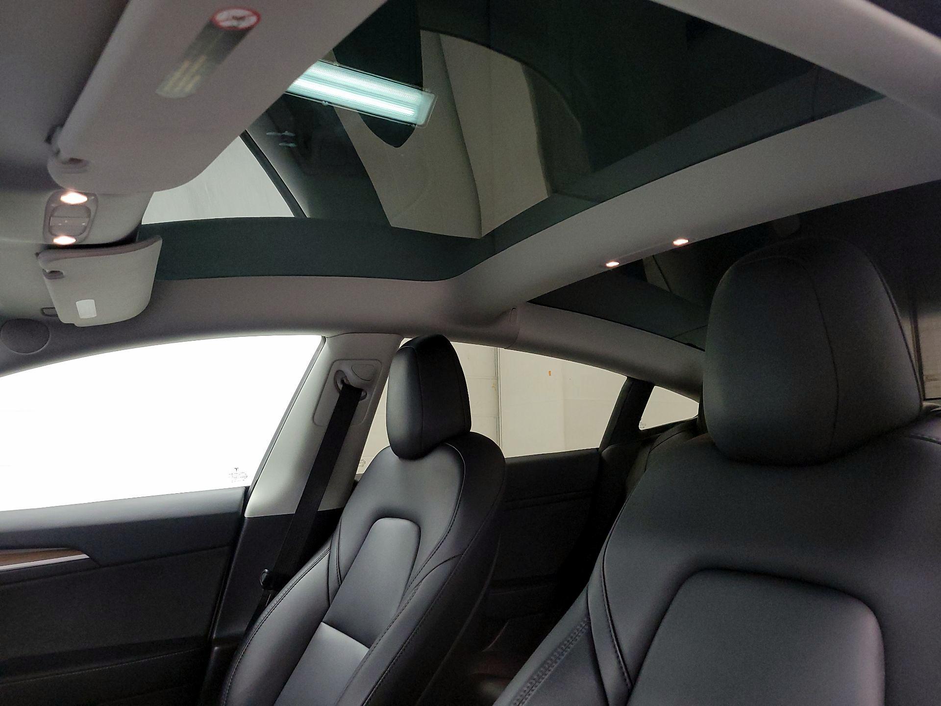 Thumbnail: 2023 Tesla Model 3 - 17