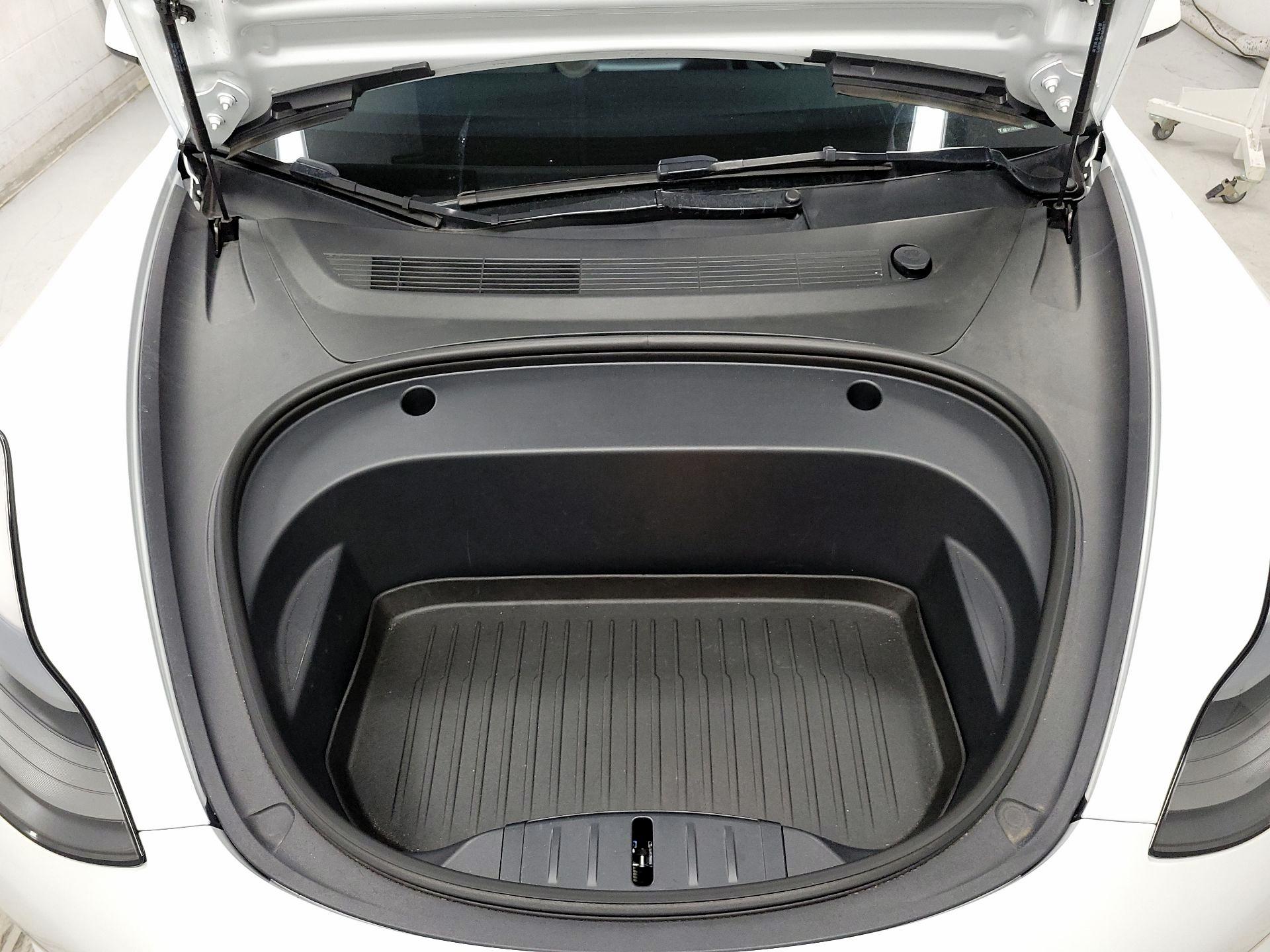 Thumbnail: 2023 Tesla Model 3 - 20