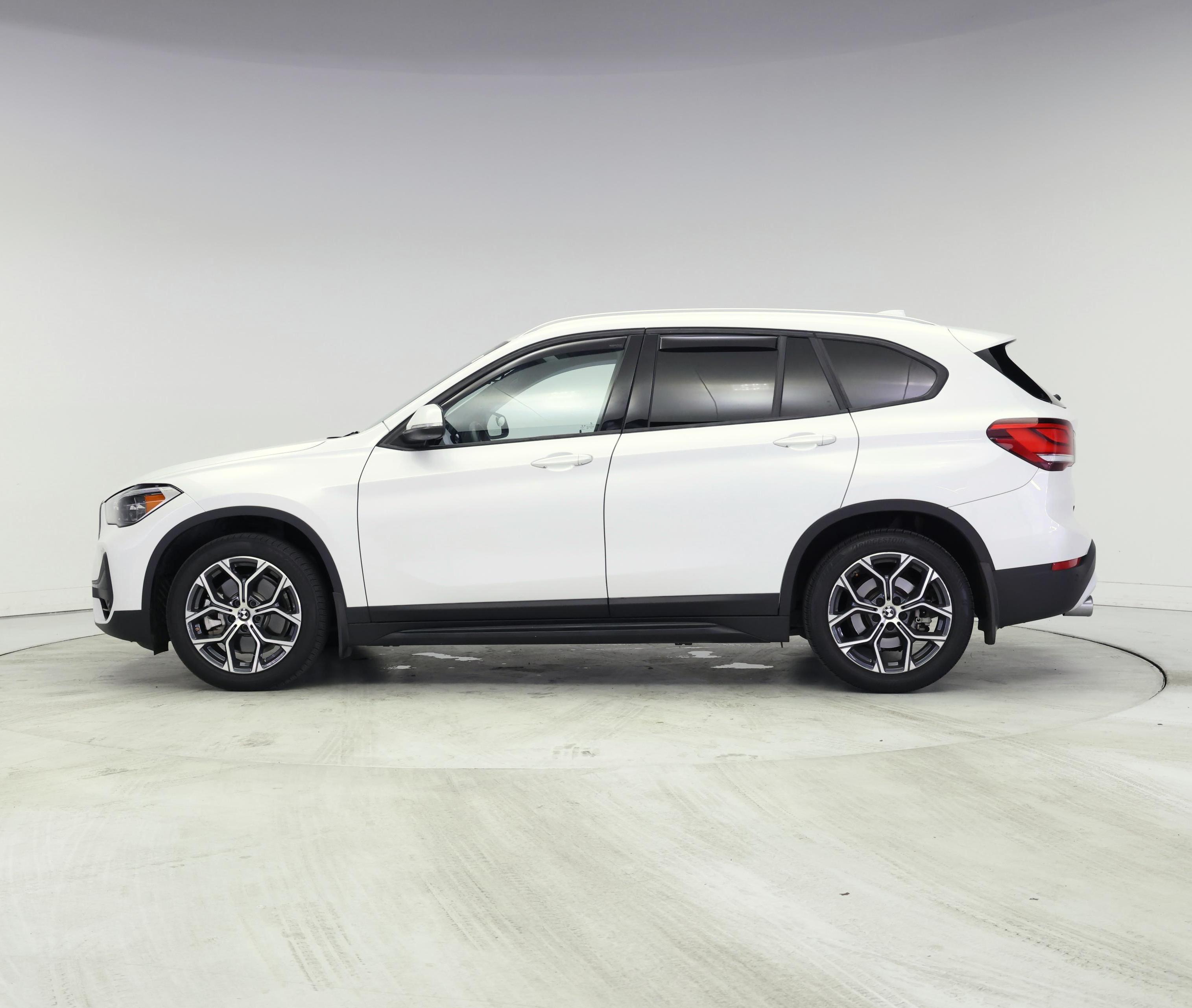 Thumbnail: 2021 BMW X1 - 3