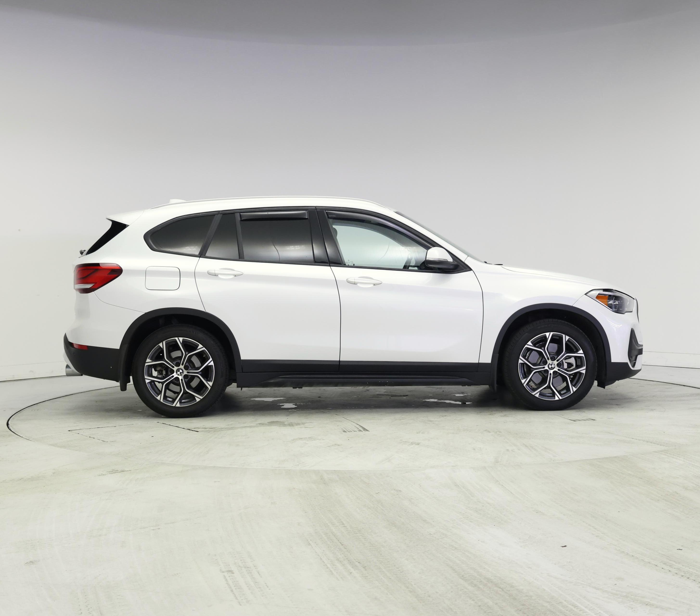 Thumbnail: 2021 BMW X1 - 7