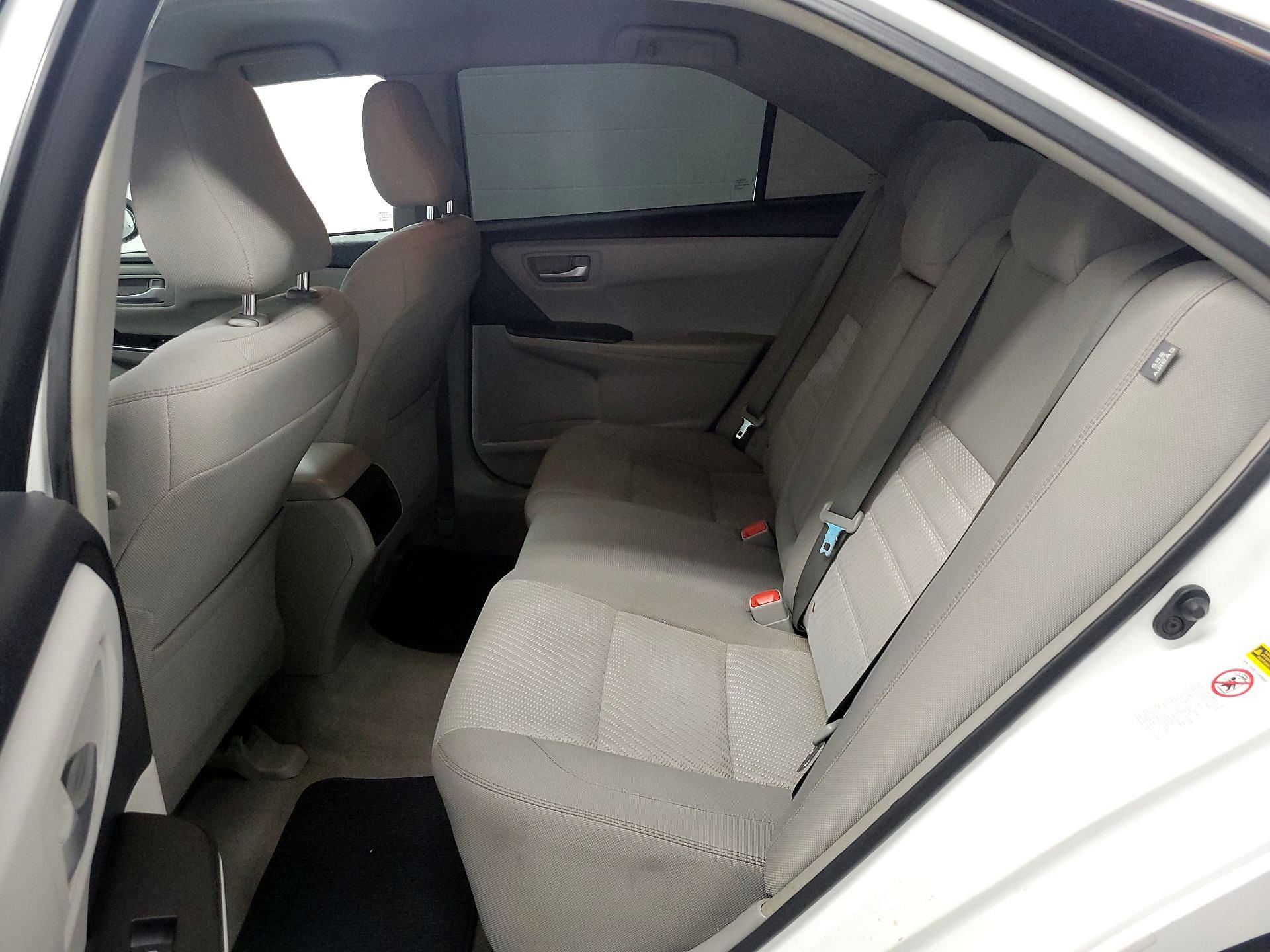 Thumbnail: 2016 Toyota Camry - 16