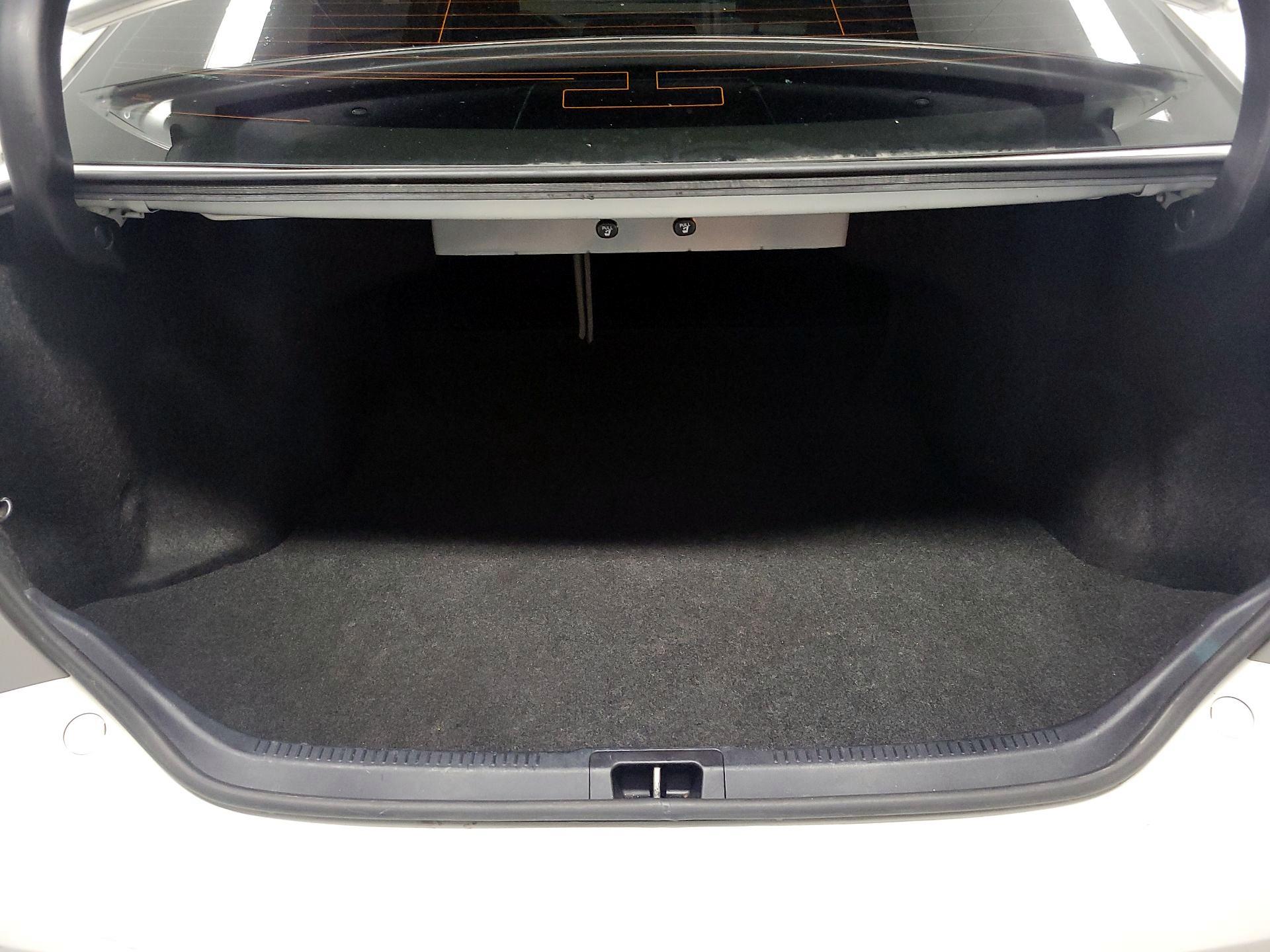Thumbnail: 2016 Toyota Camry - 17