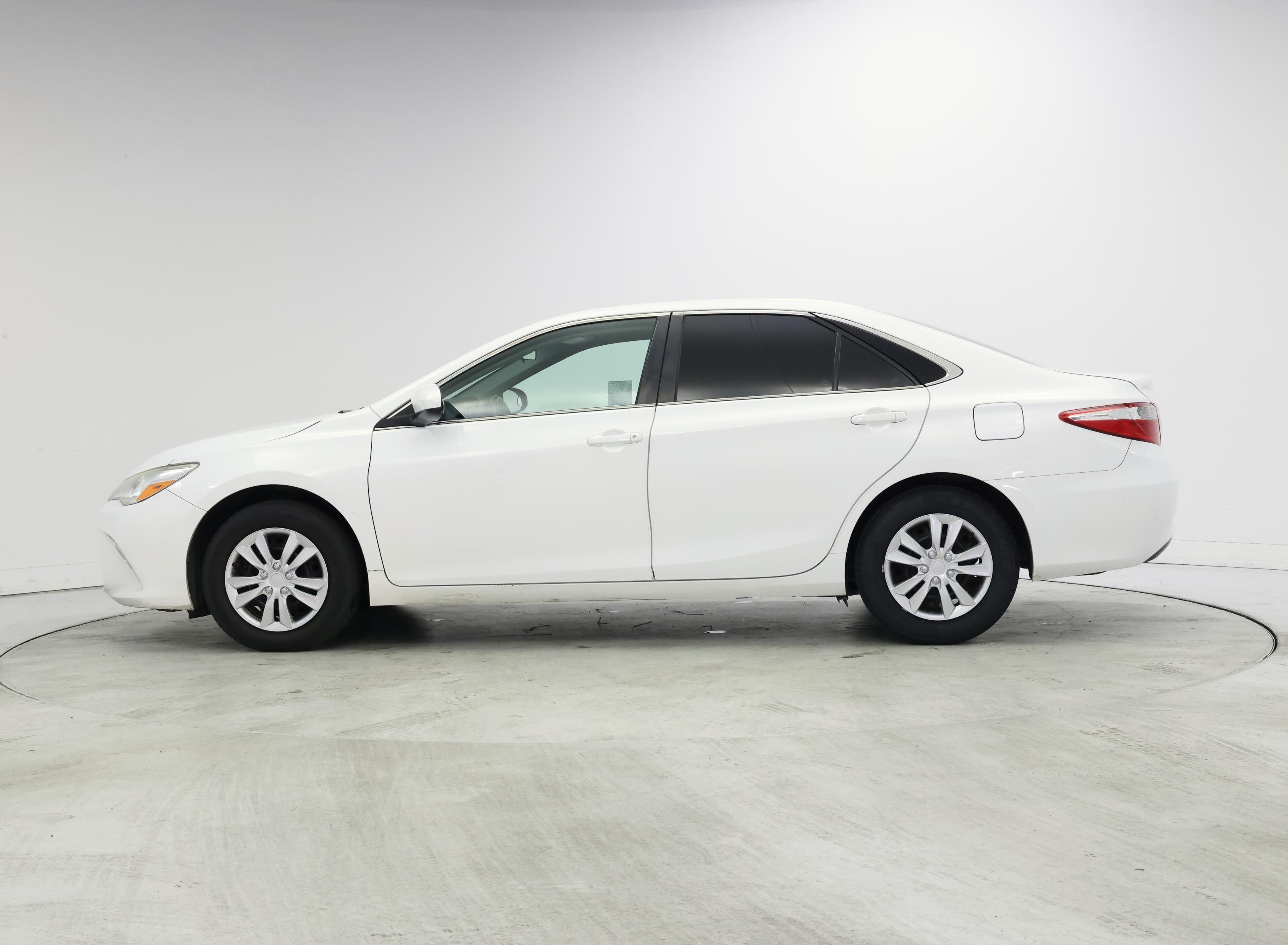 Thumbnail: 2016 Toyota Camry - 3
