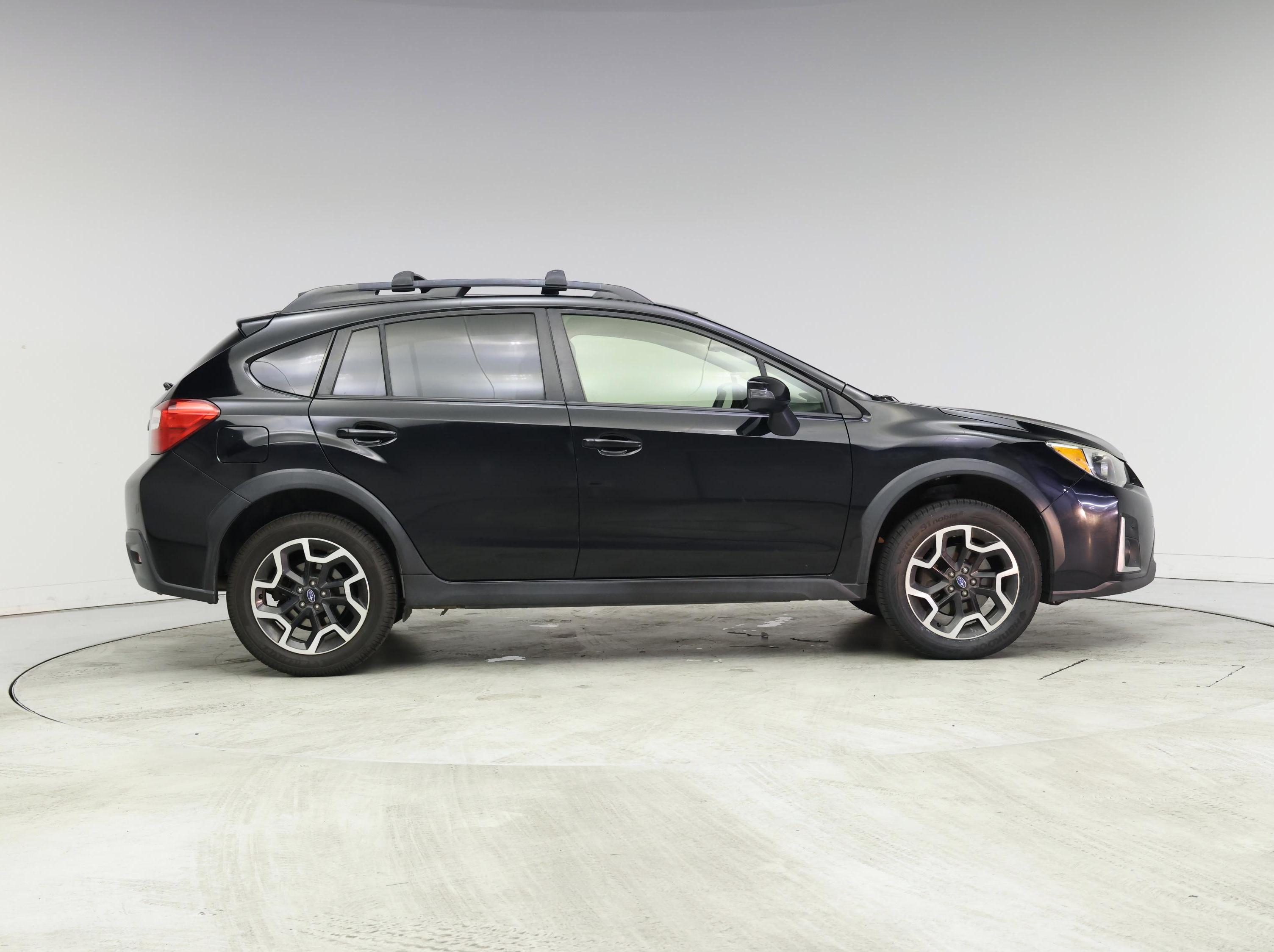 Thumbnail: 2017 Subaru Crosstrek - 7