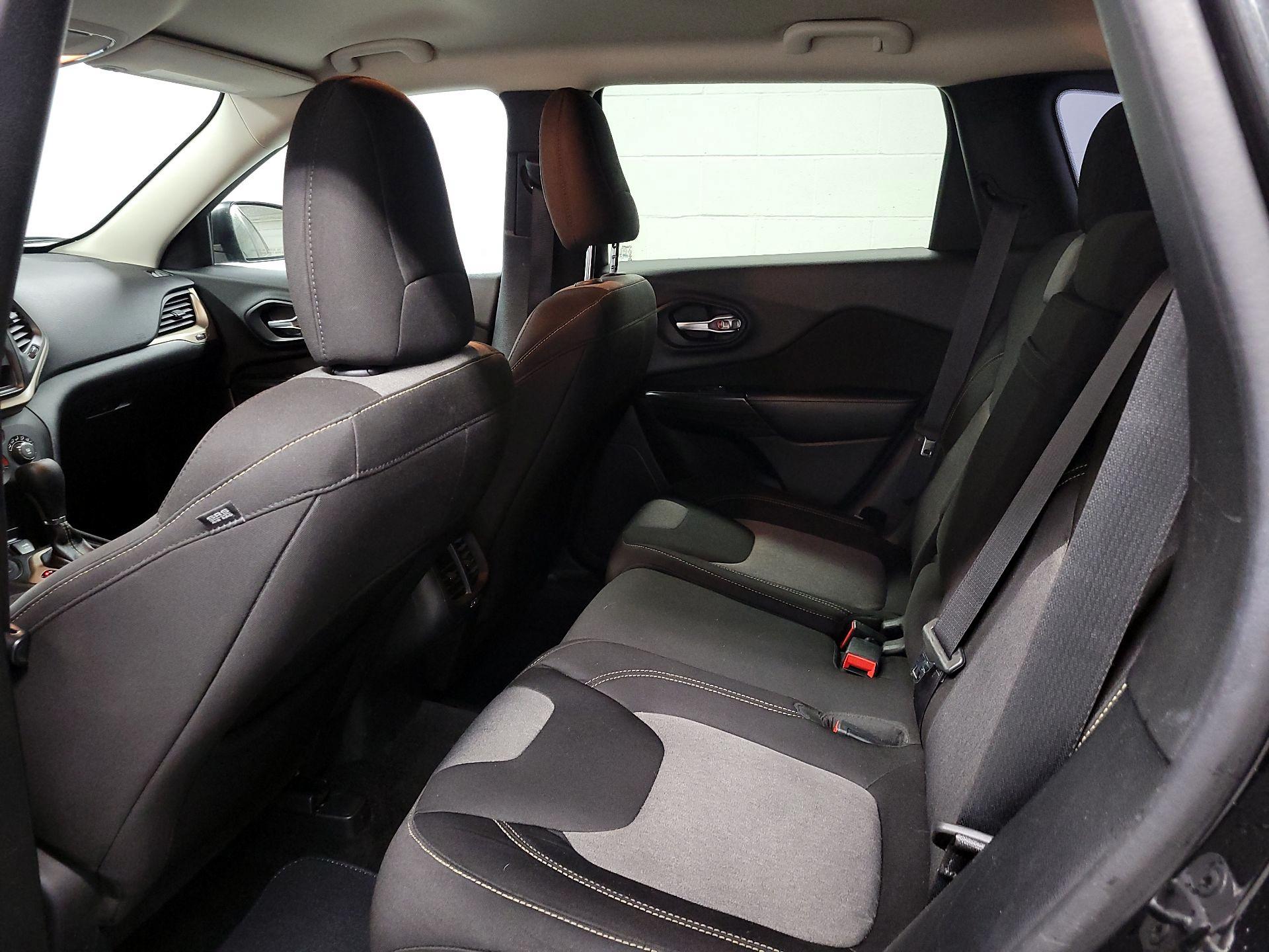 Thumbnail: 2014 Jeep Cherokee - 17