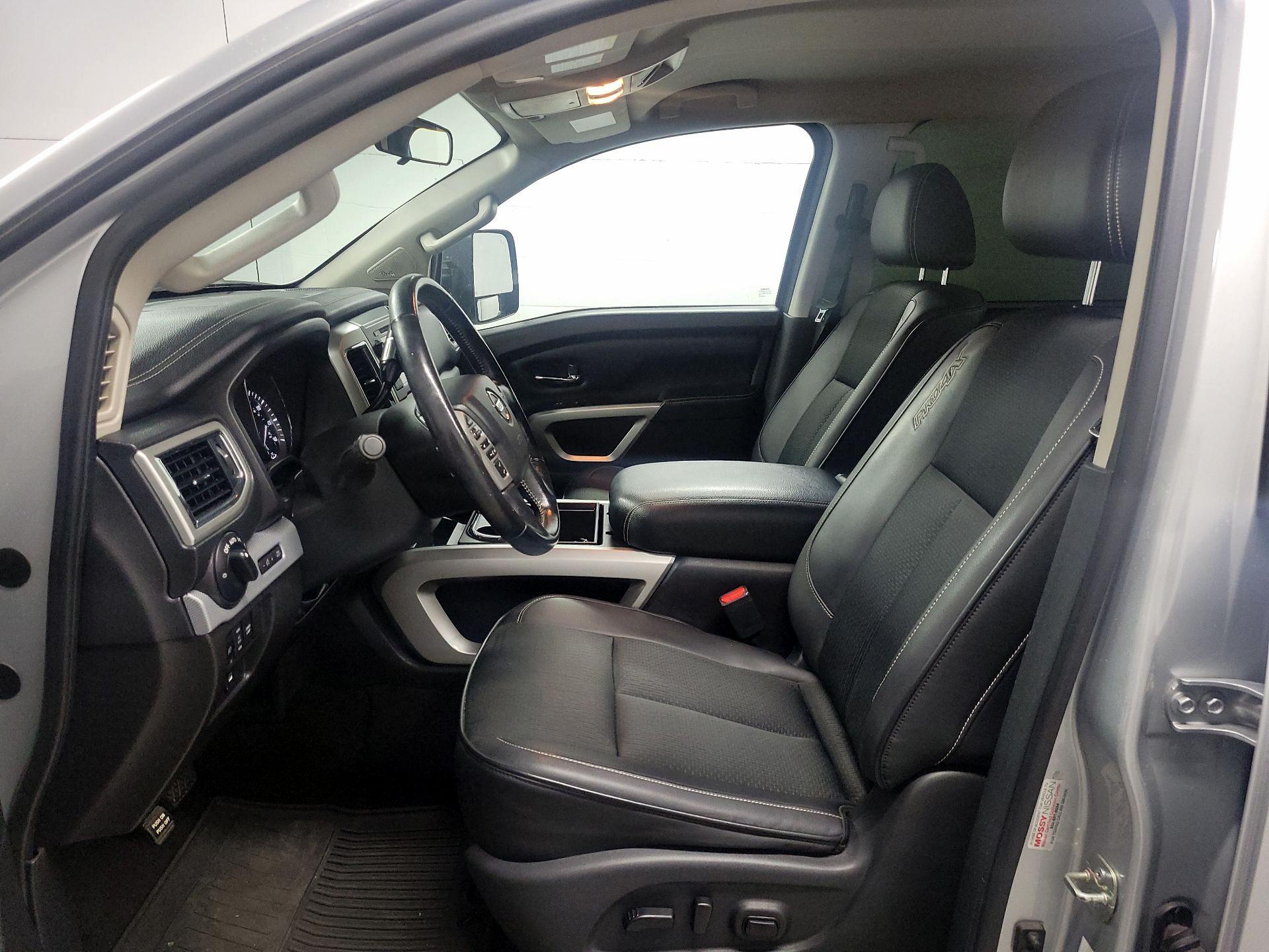 Thumbnail: 2019 Nissan Titan - 11