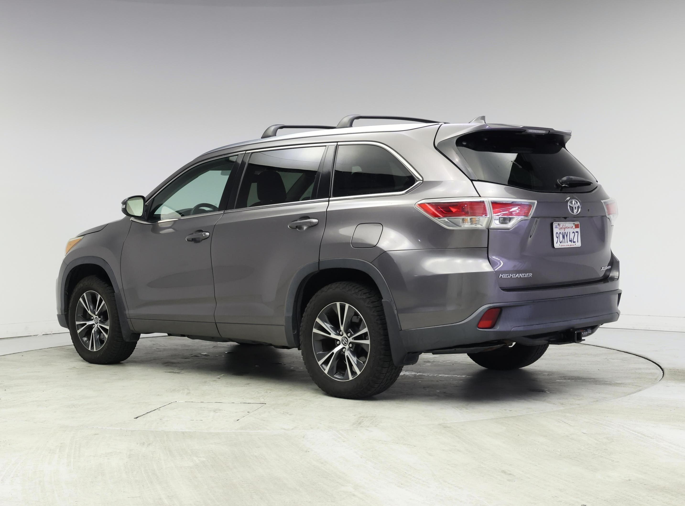 Thumbnail: 2016 Toyota Highlander - 2