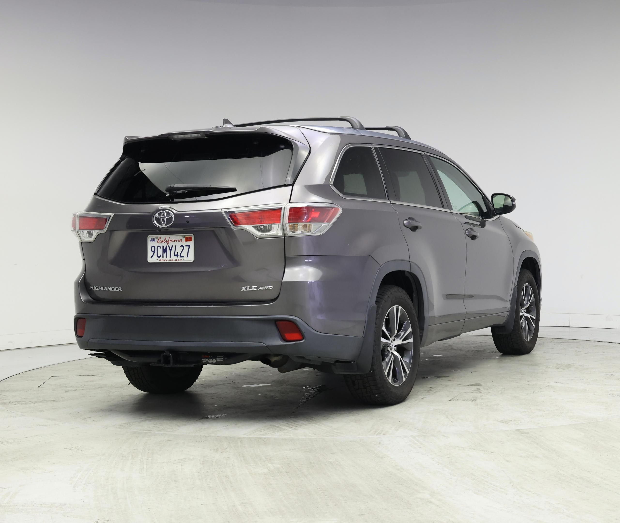Thumbnail: 2016 Toyota Highlander - 8