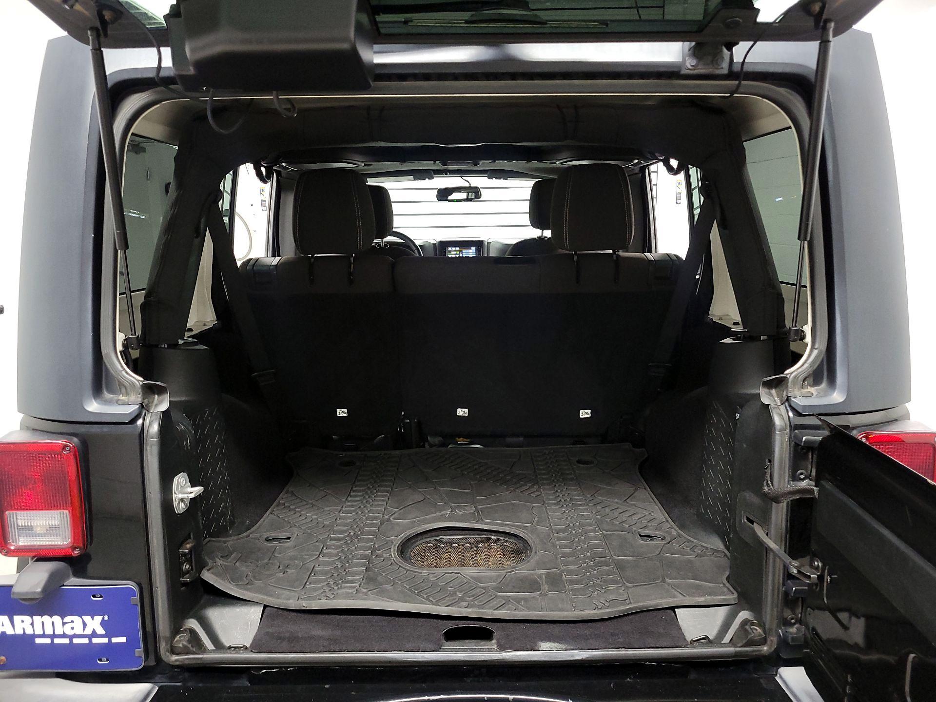 Thumbnail: 2017 Jeep Wrangler - 17