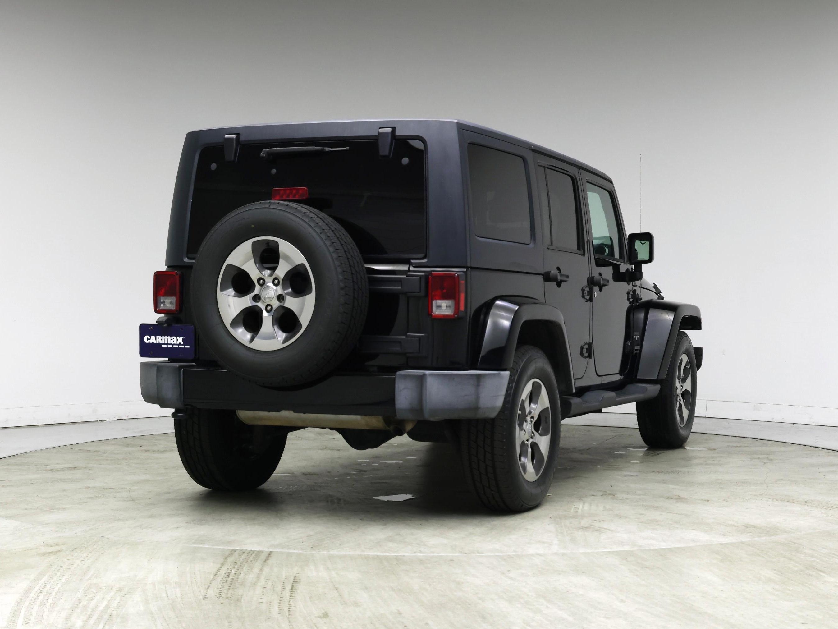 Thumbnail: 2017 Jeep Wrangler - 8