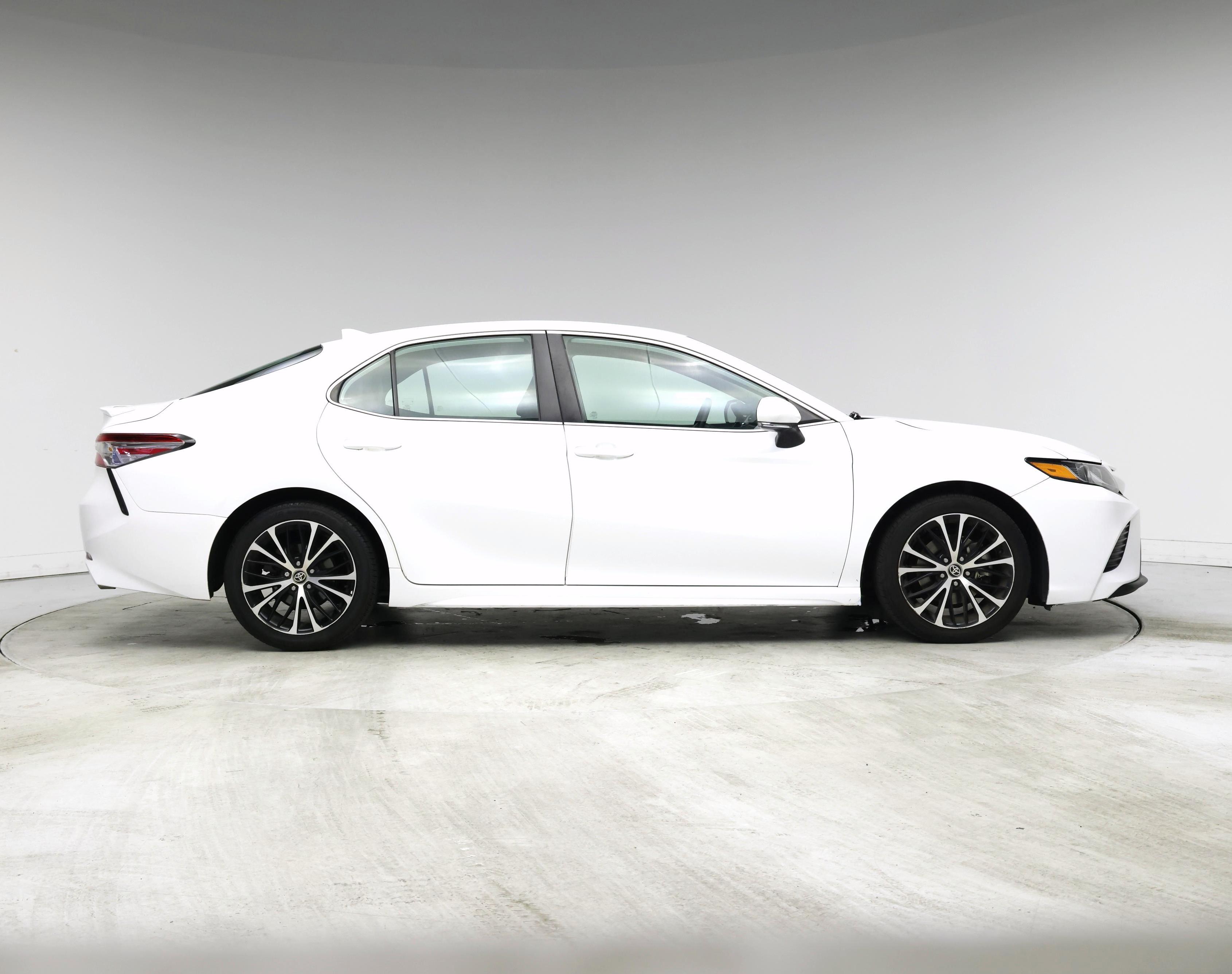 Thumbnail: 2020 Toyota Camry - 7