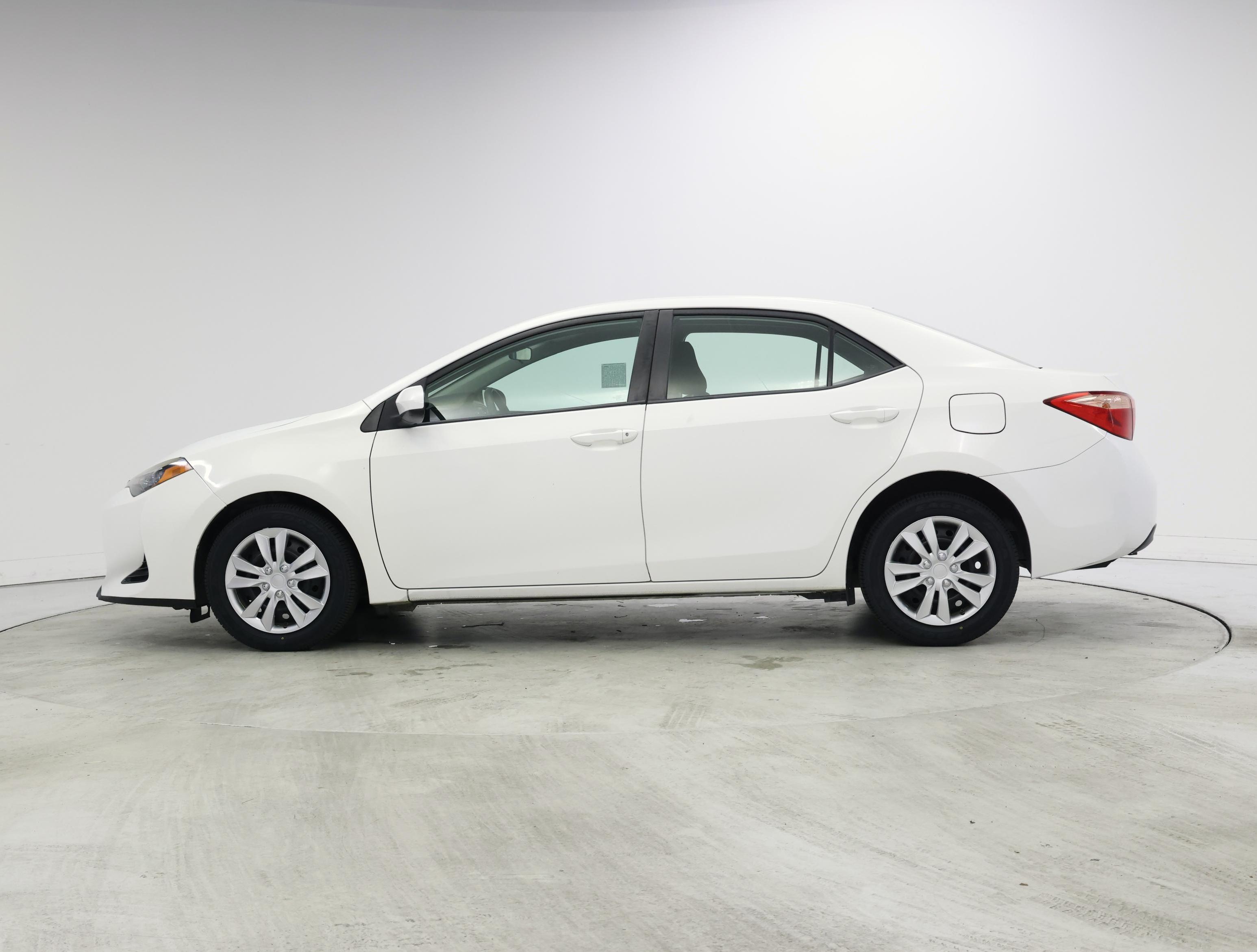 Thumbnail: 2018 Toyota Corolla - 3