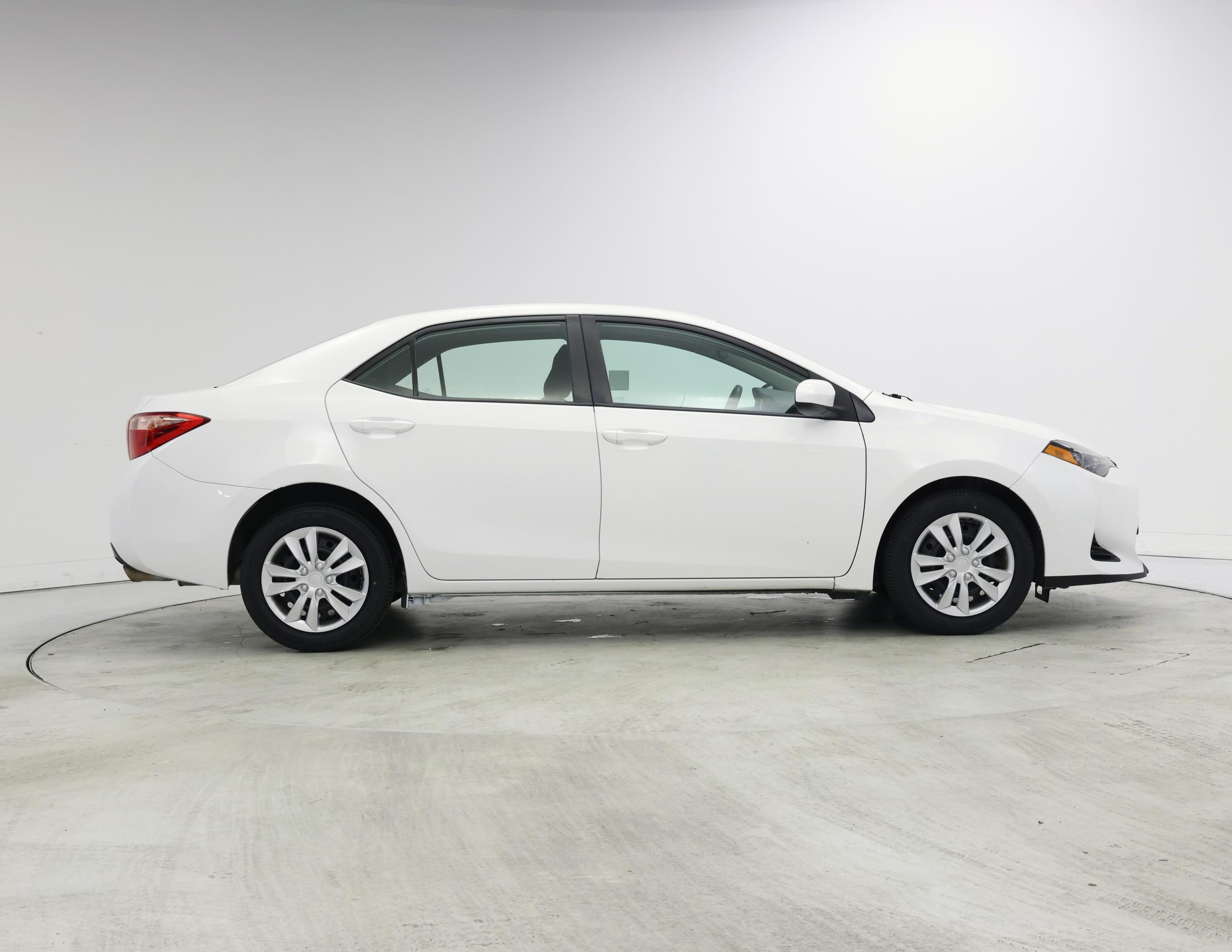 Thumbnail: 2018 Toyota Corolla - 7