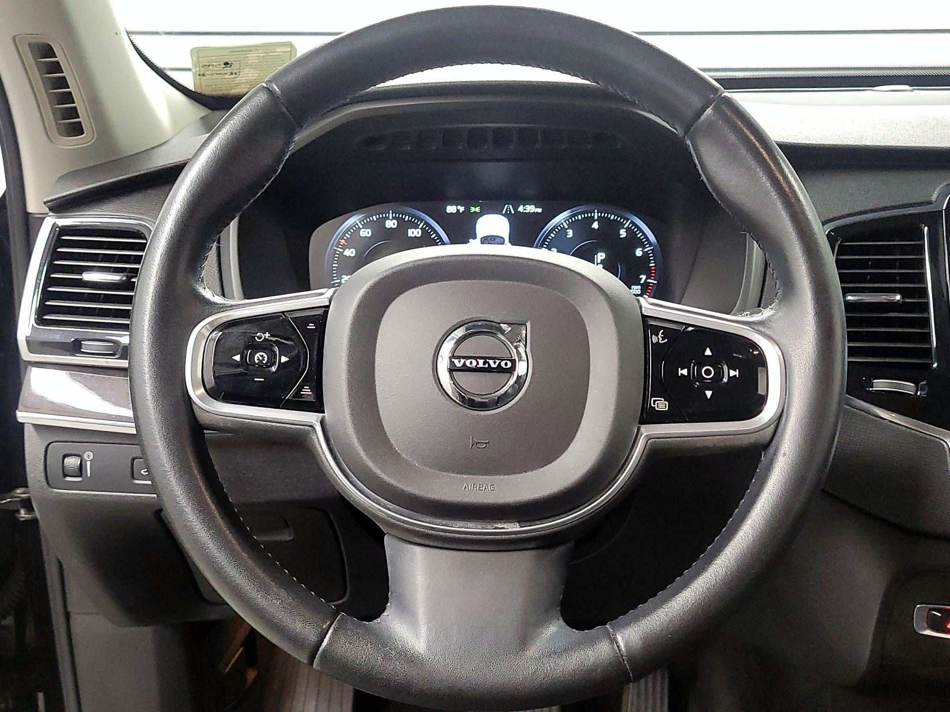 Thumbnail: 2018 Volvo XC90 - 10