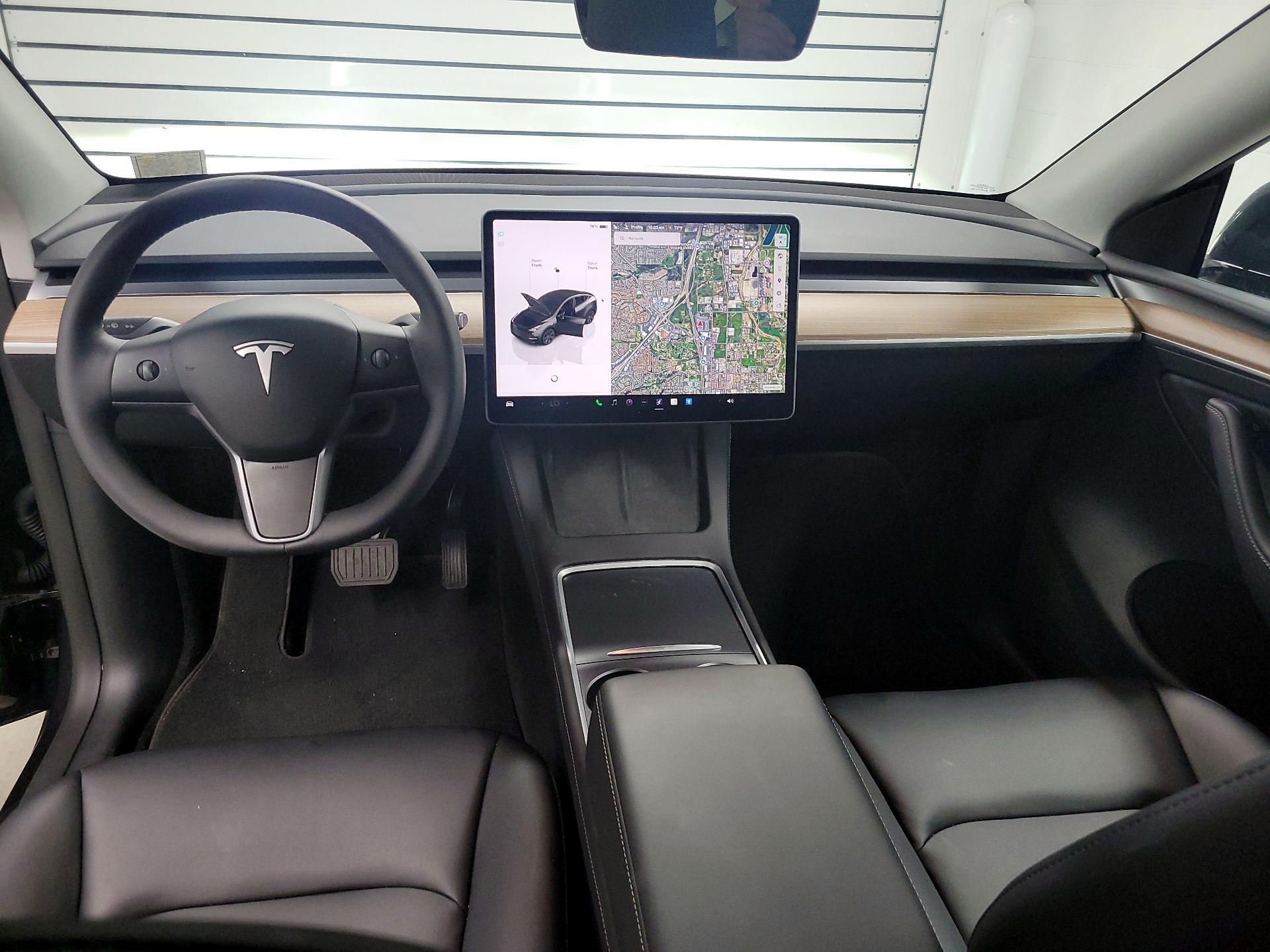 Thumbnail: 2025 Tesla Model Y - 9