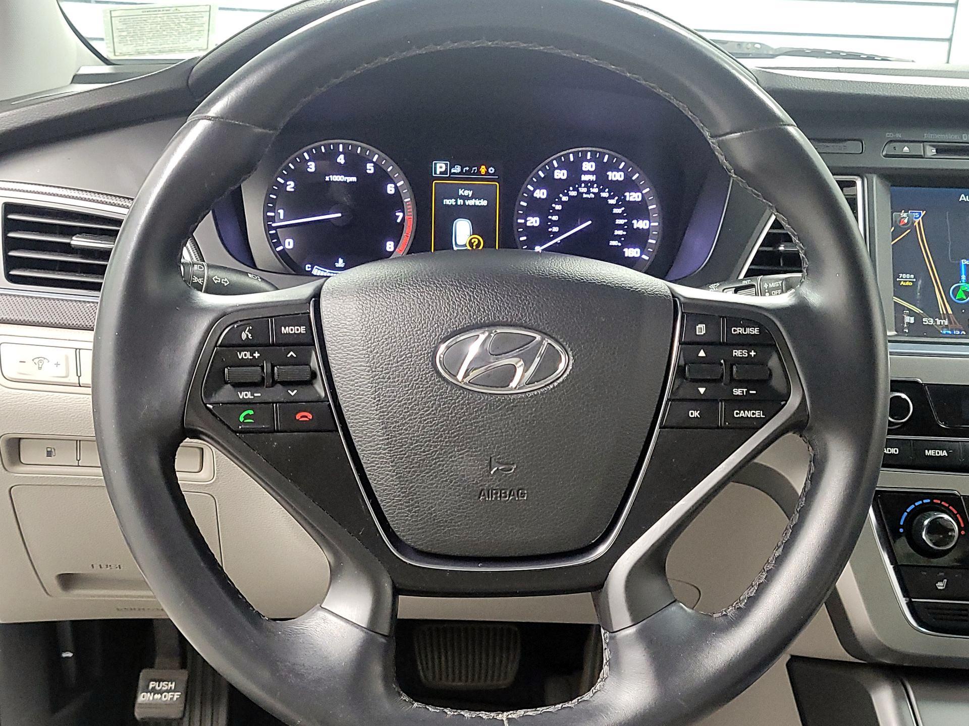 Thumbnail: 2015 Hyundai Sonata - 10