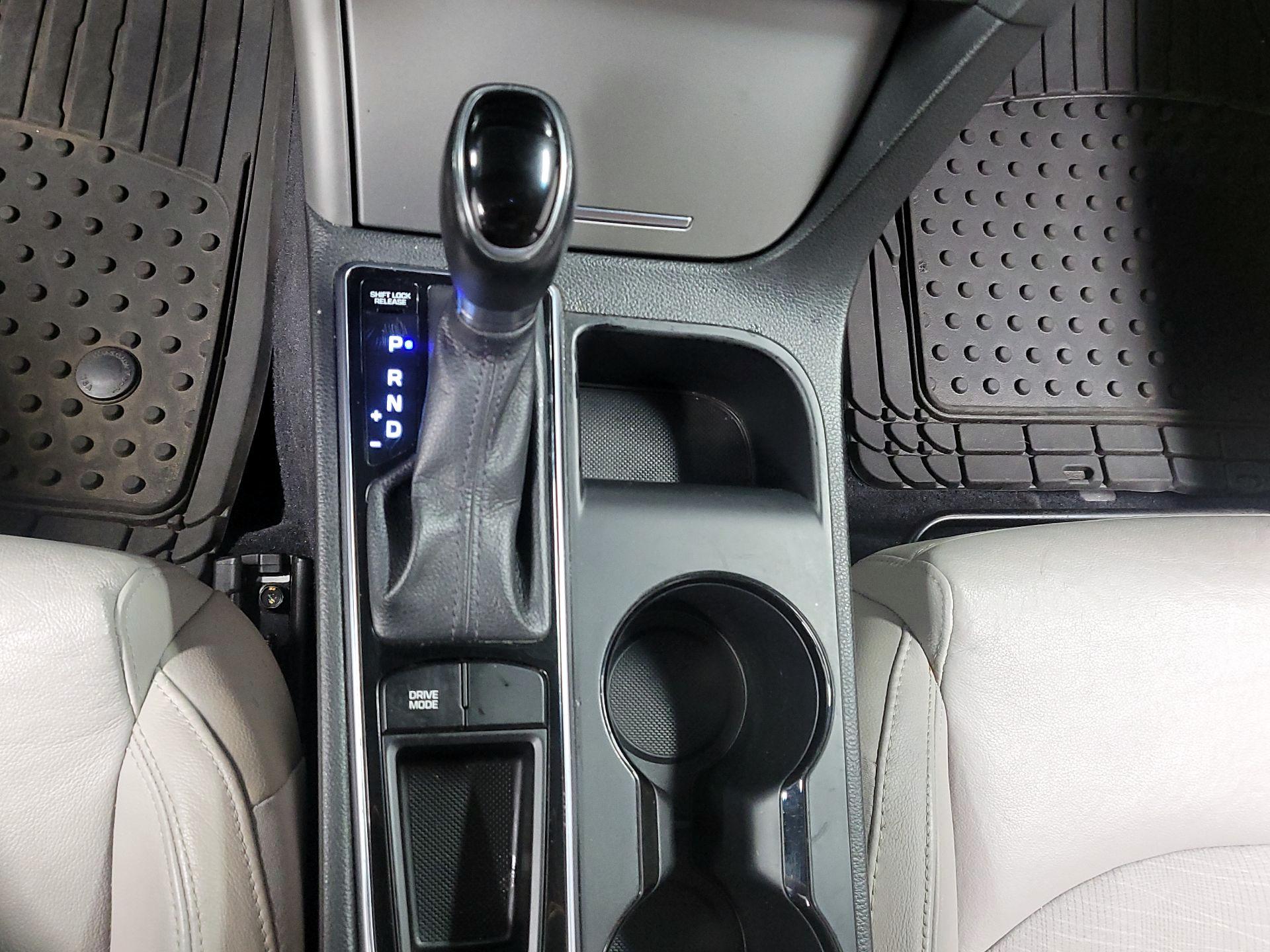 Thumbnail: 2015 Hyundai Sonata - 18