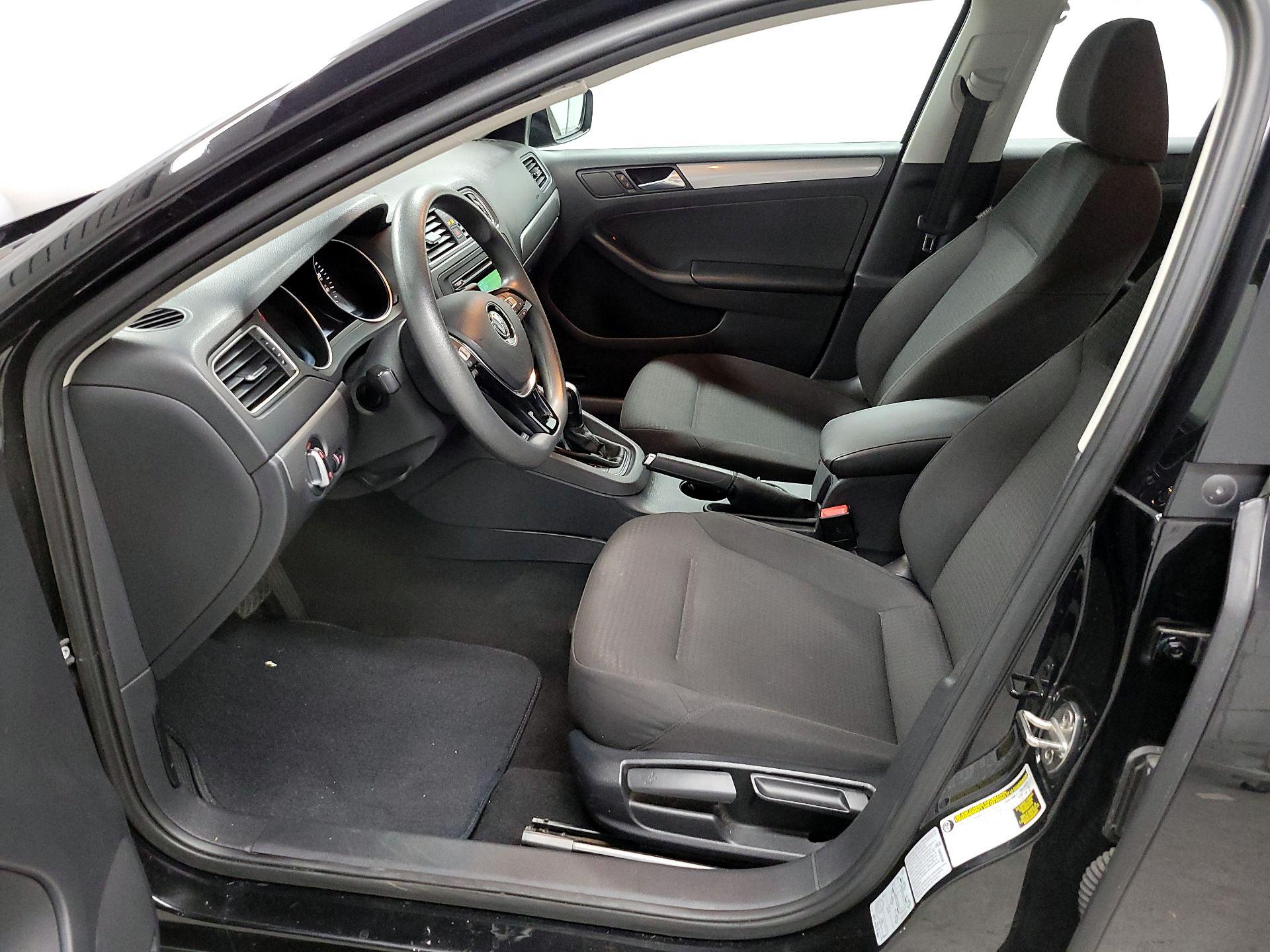 Thumbnail: 2015 Volkswagen Jetta - 11