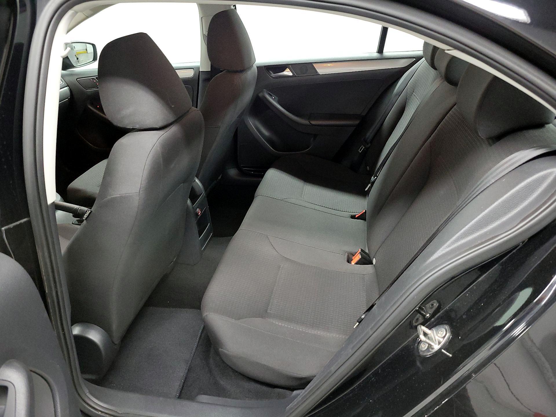 Thumbnail: 2015 Volkswagen Jetta - 17