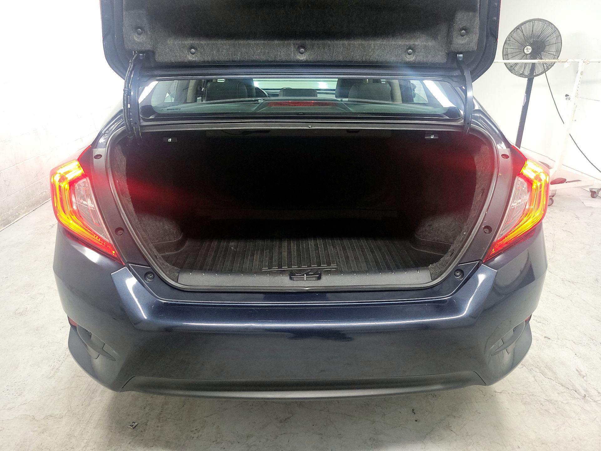 Thumbnail: 2016 Honda Civic - 17