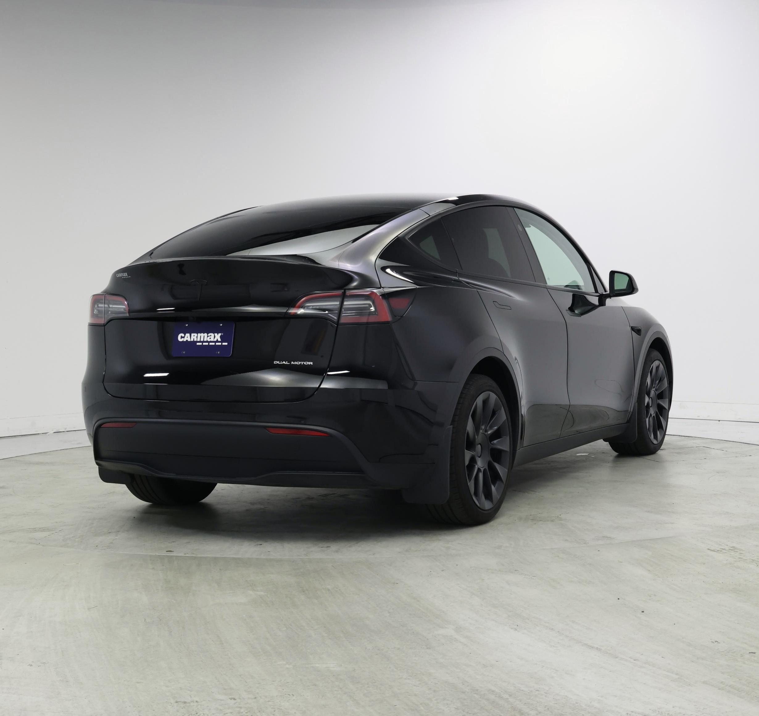 Thumbnail: 2025 Tesla Model Y - 8