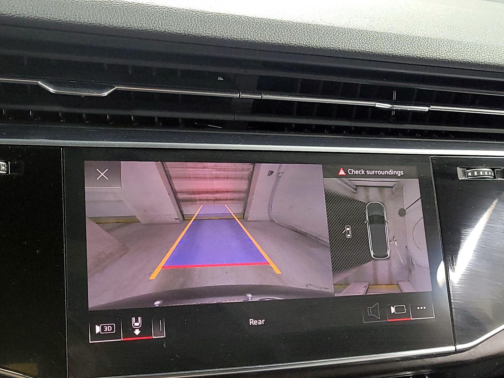 Thumbnail: 2021 Audi Q7 - 15