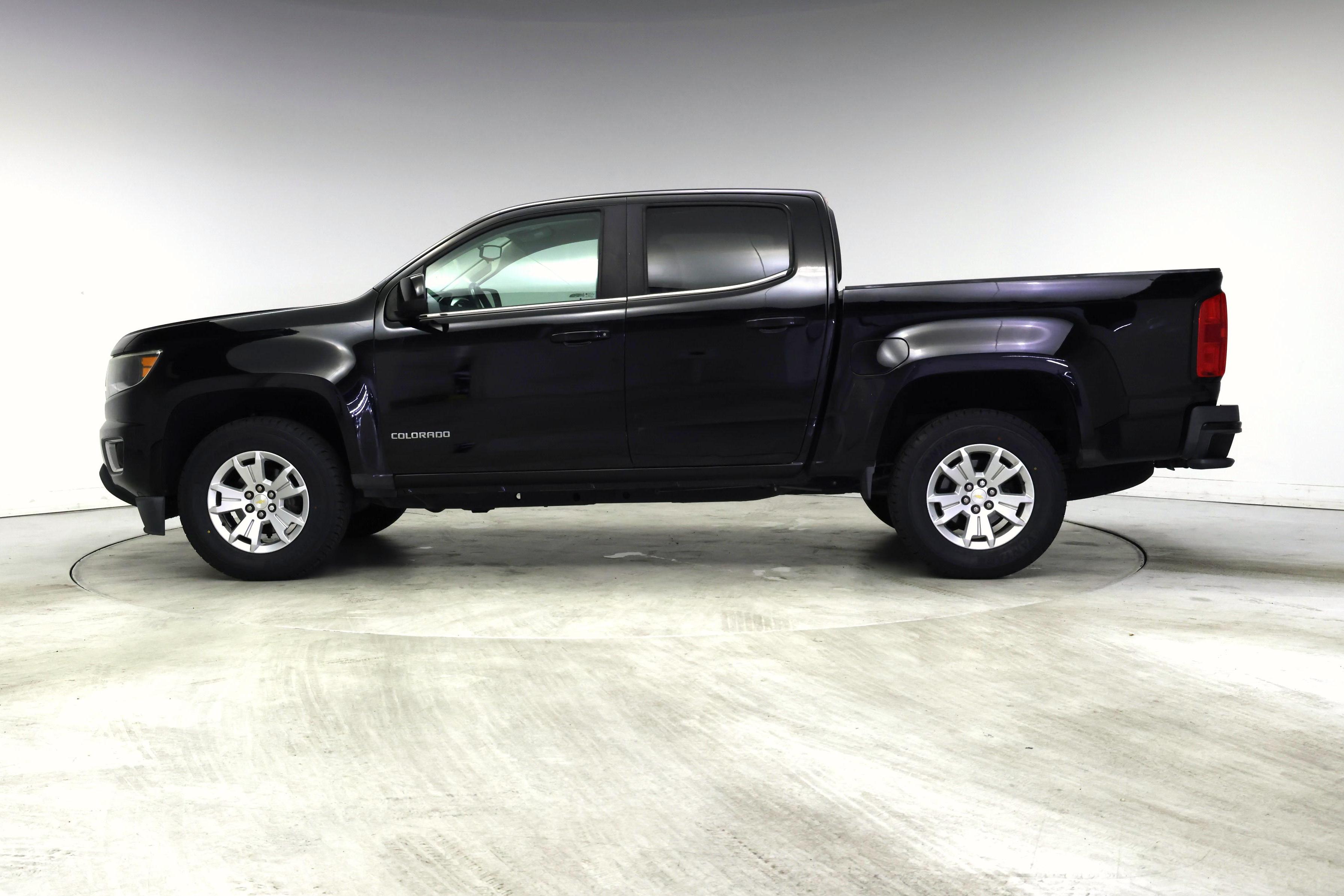 Thumbnail: 2017 Chevrolet Colorado - 3
