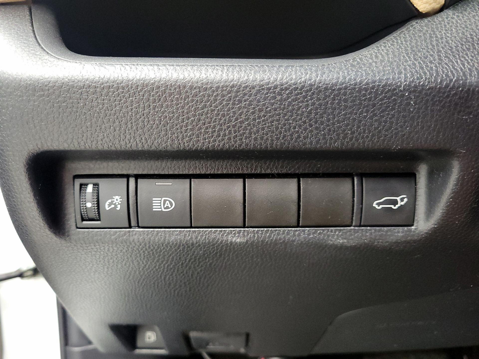 Thumbnail: 2021 Toyota RAV4 - 13