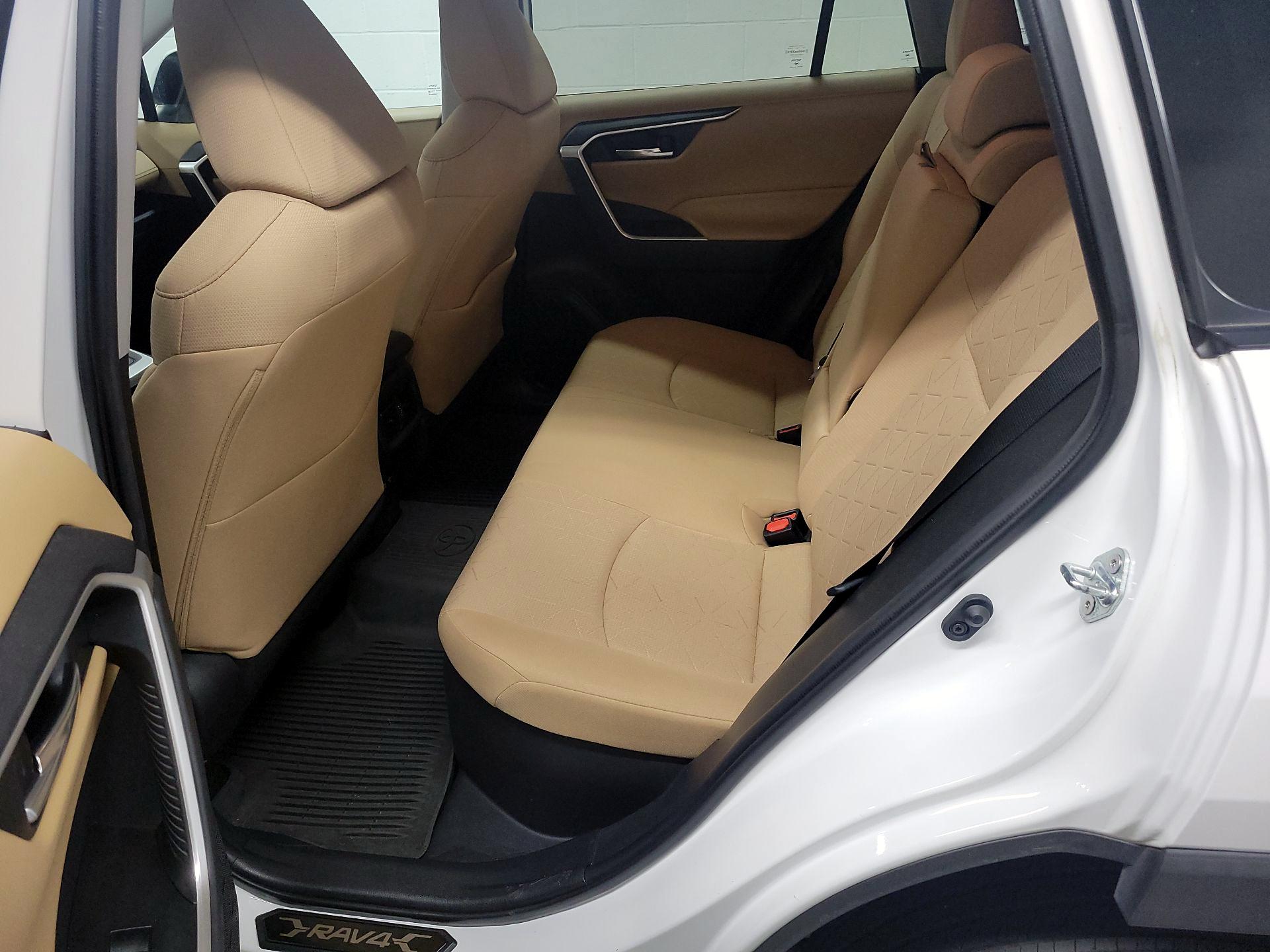 Thumbnail: 2021 Toyota RAV4 - 20