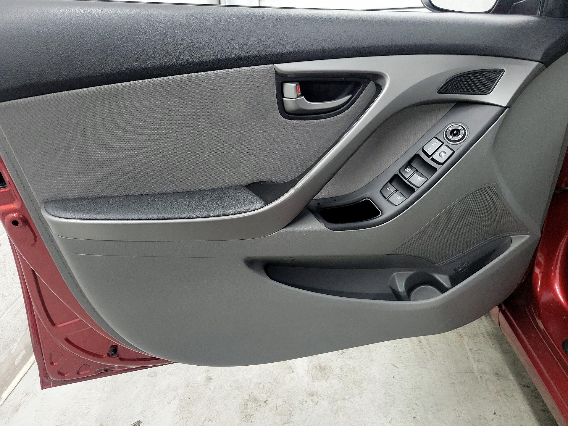 Thumbnail: 2016 Hyundai Elantra - 12