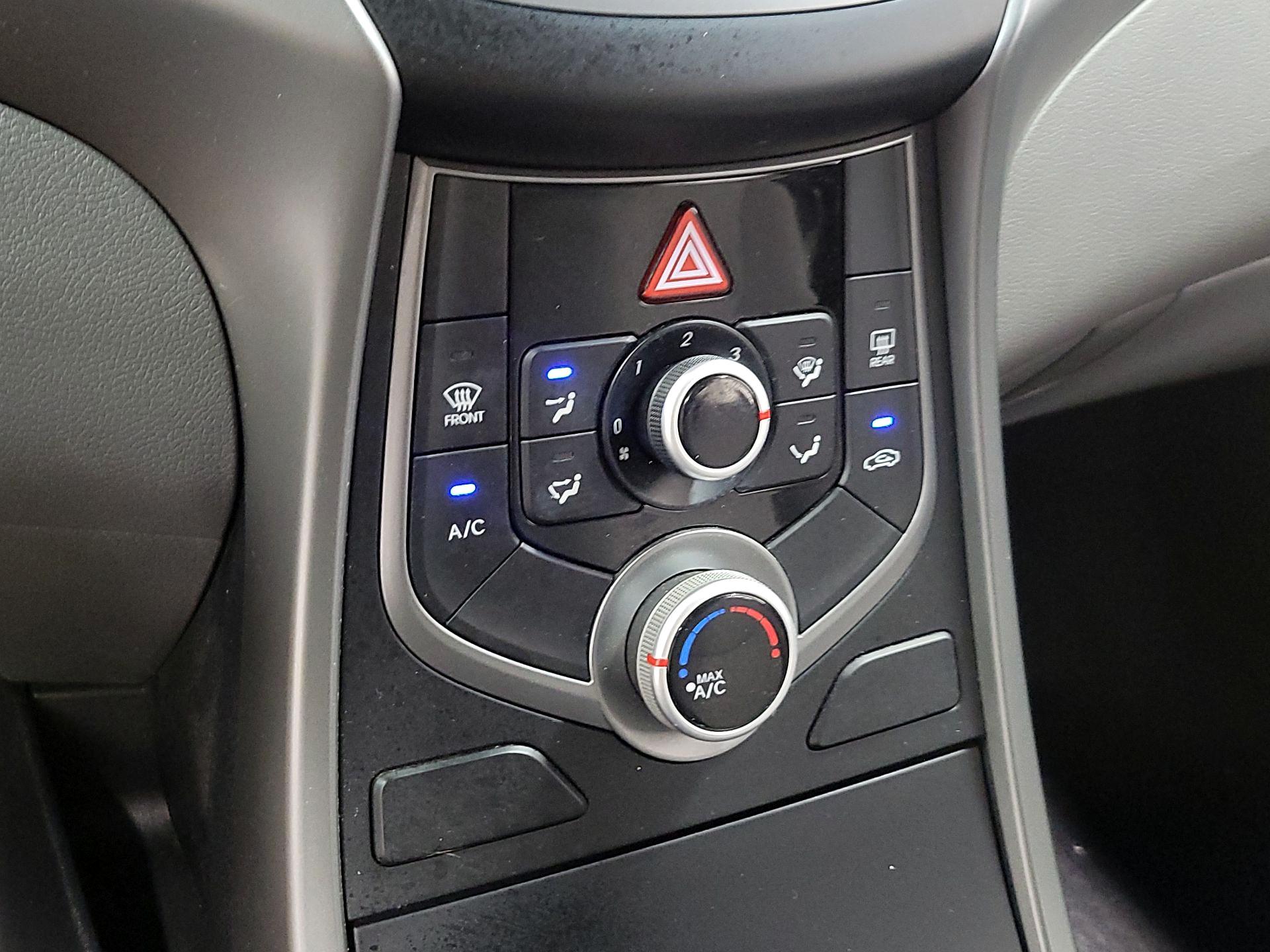 Thumbnail: 2016 Hyundai Elantra - 16