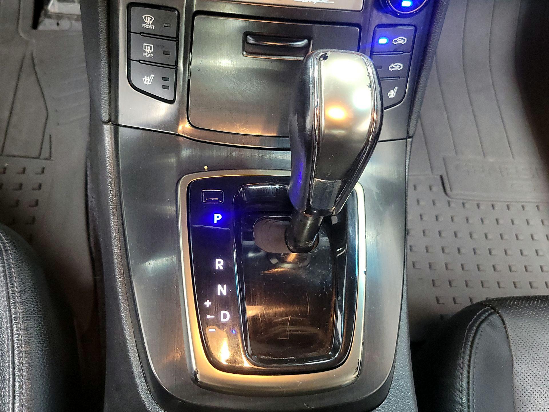 Thumbnail: 2015 Hyundai Genesis - 16