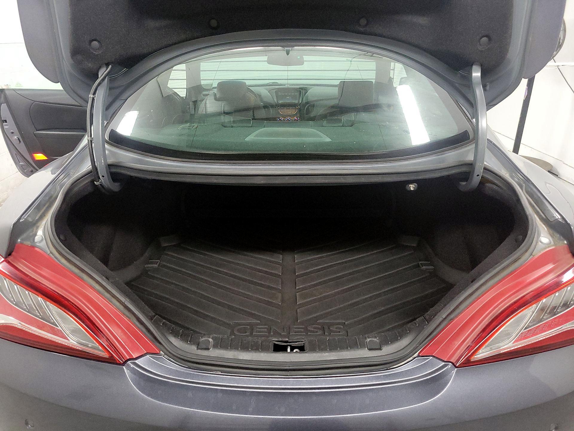 Thumbnail: 2015 Hyundai Genesis - 18