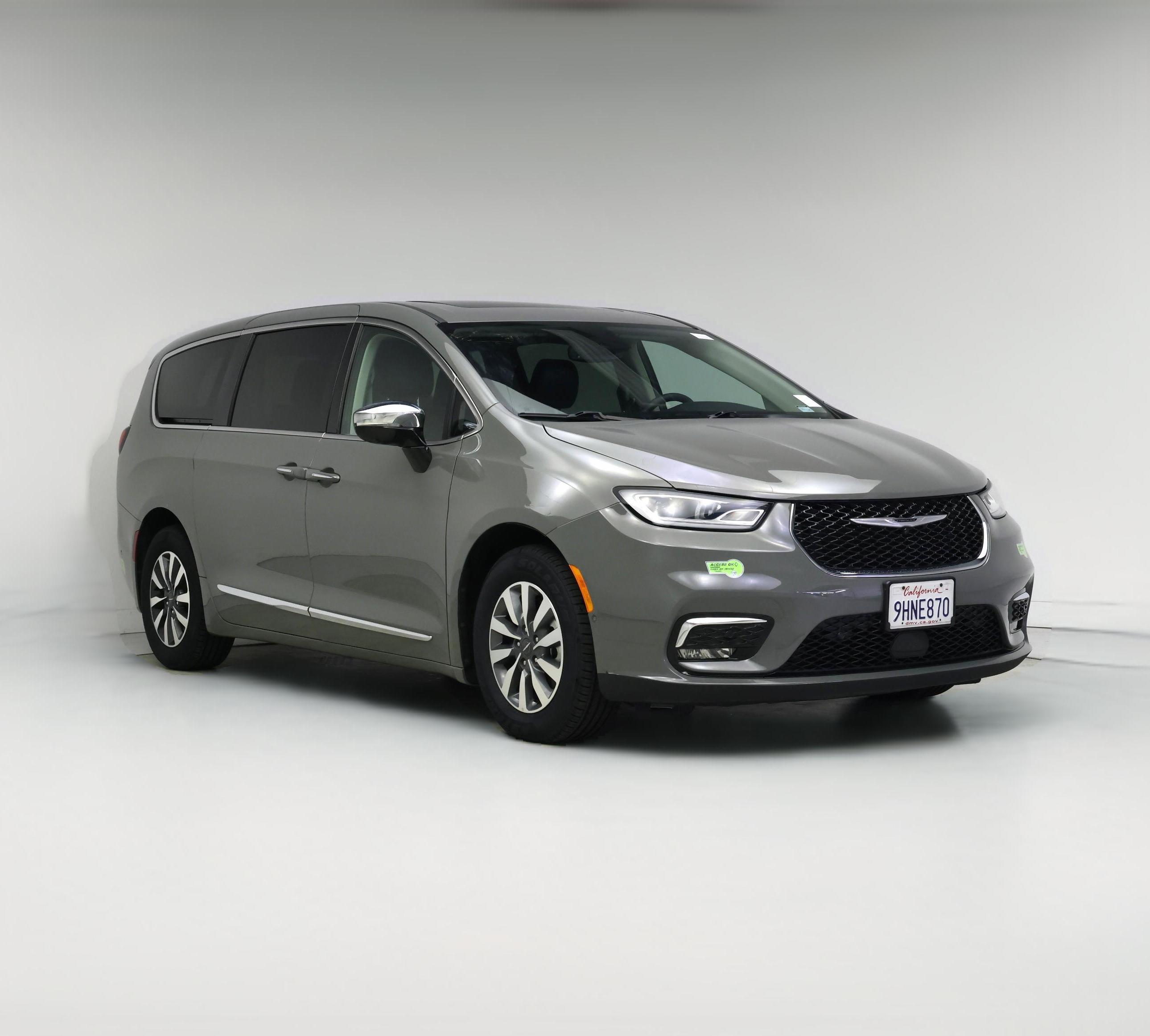 Thumbnail: 2023 Chrysler Pacifica - 1