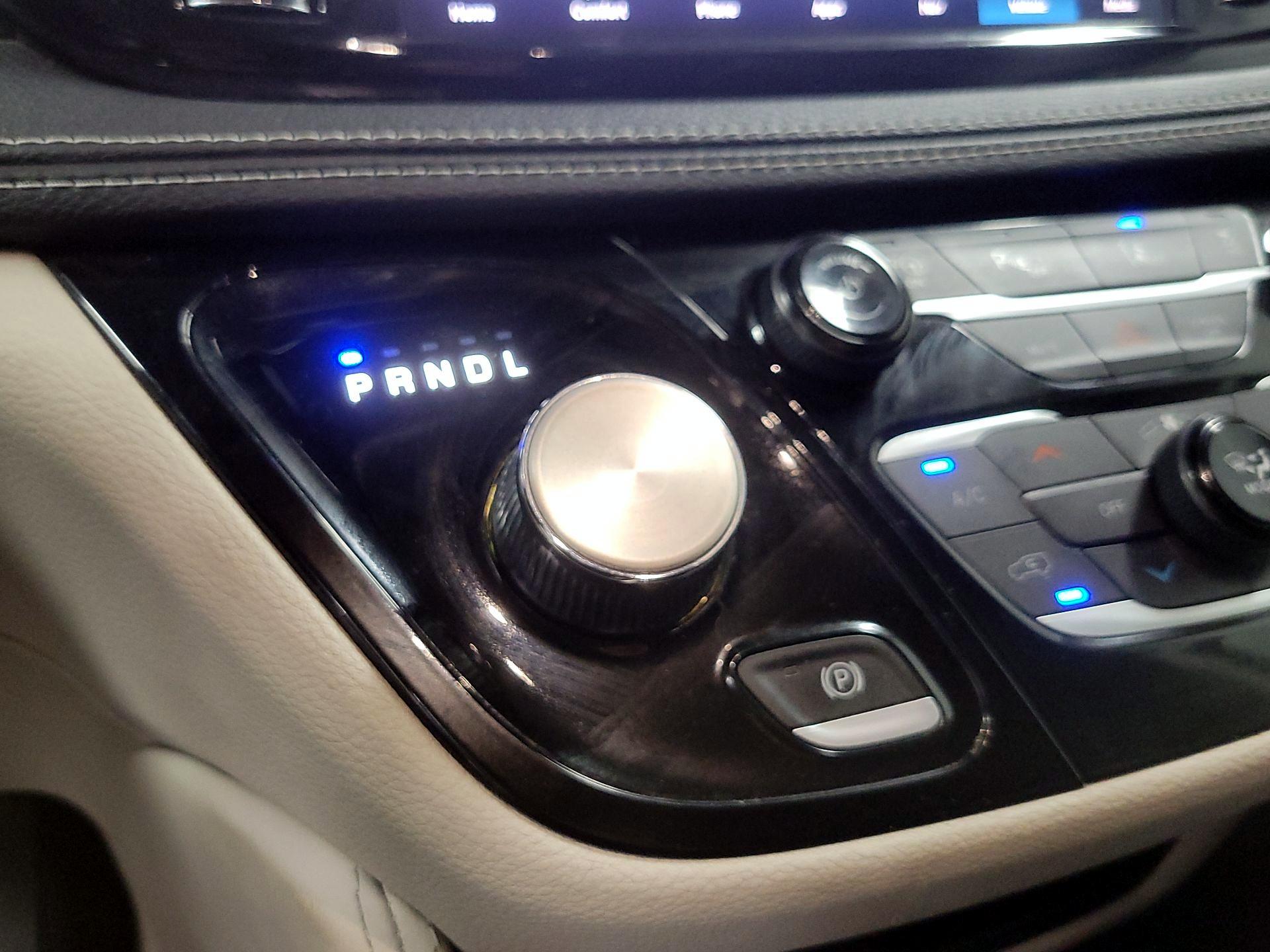 Thumbnail: 2023 Chrysler Pacifica - 16