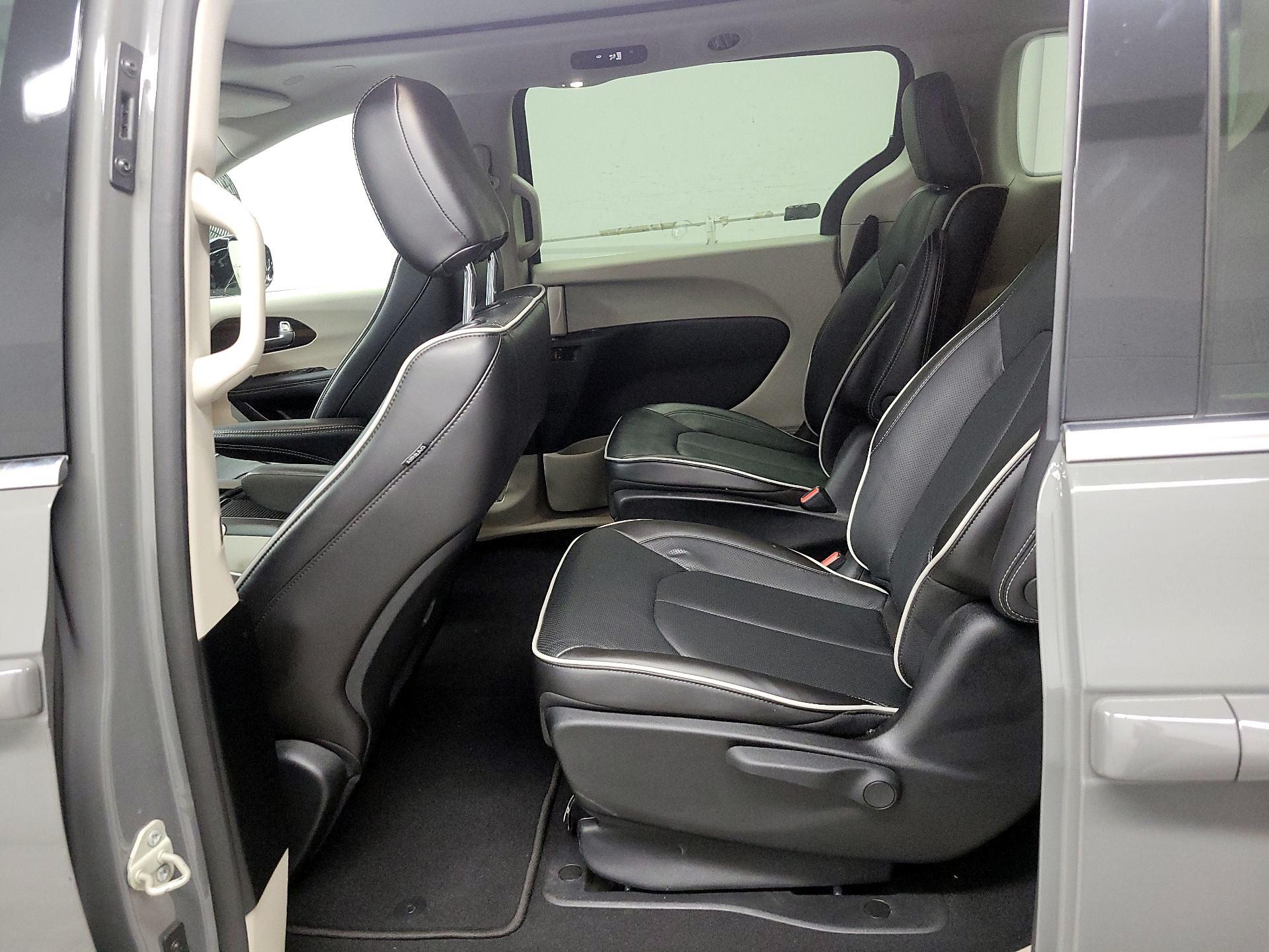 Thumbnail: 2023 Chrysler Pacifica - 19