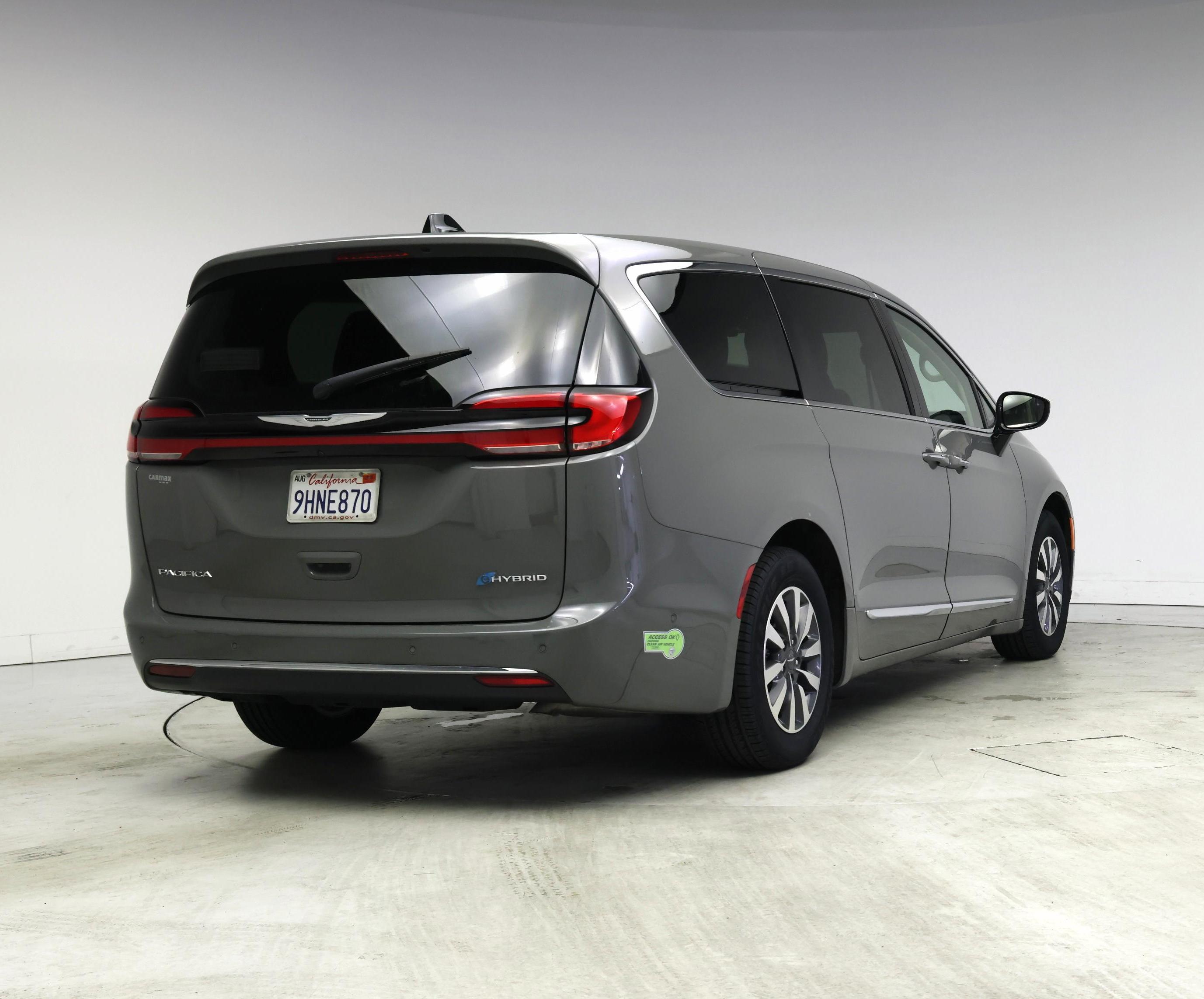 Thumbnail: 2023 Chrysler Pacifica - 8