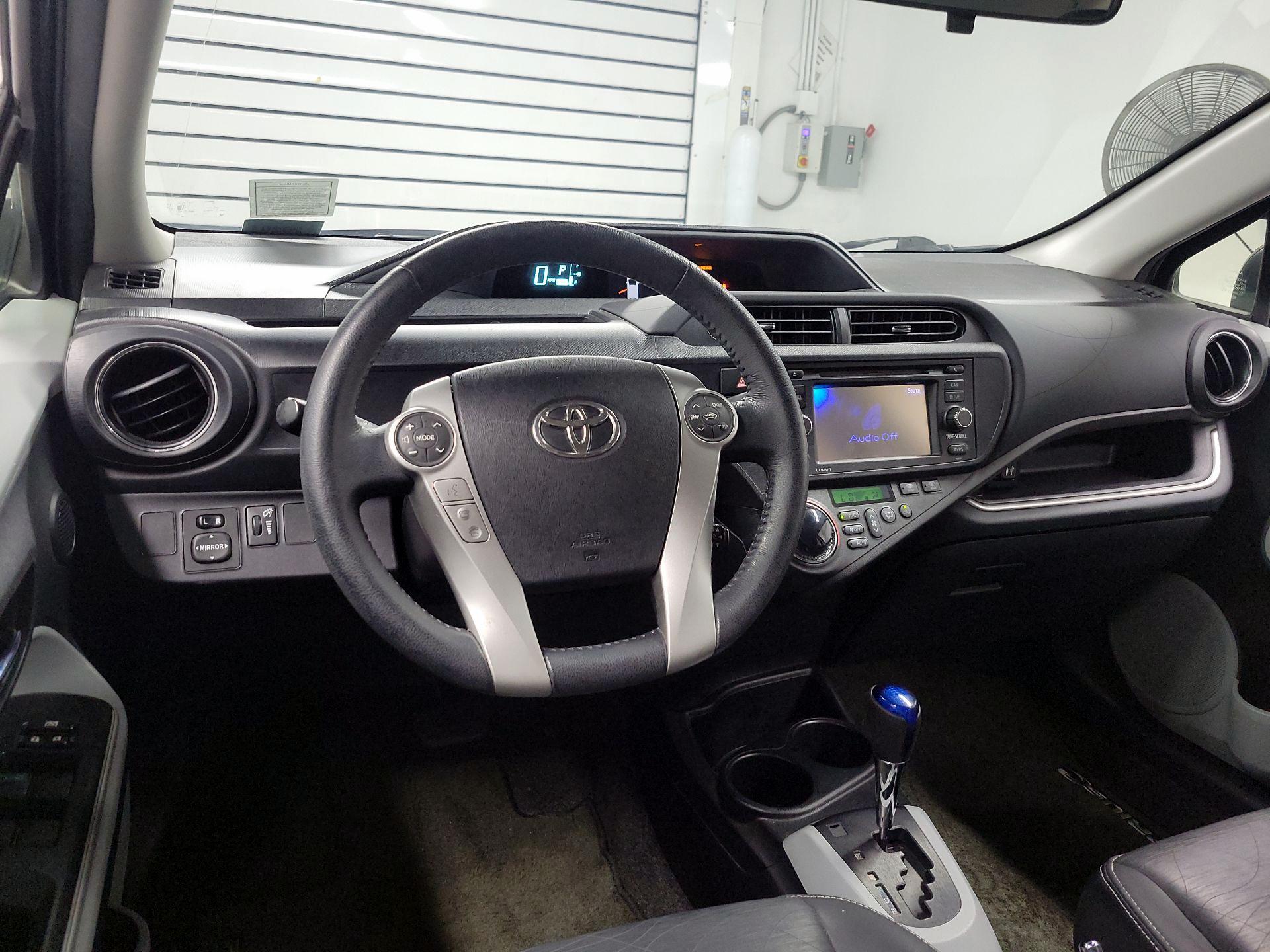 Thumbnail: 2014 Toyota Prius c - 9
