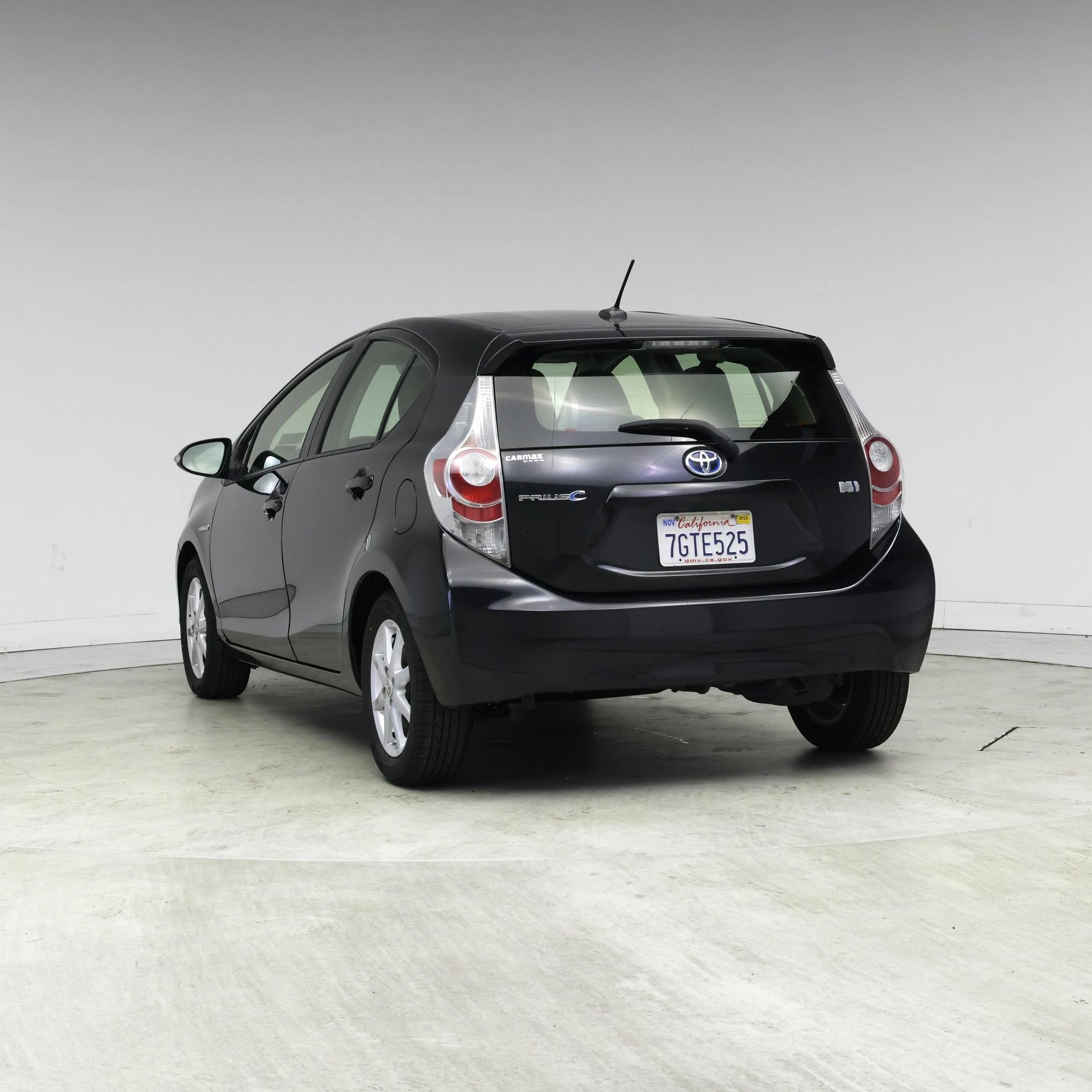 Thumbnail: 2014 Toyota Prius c - 2