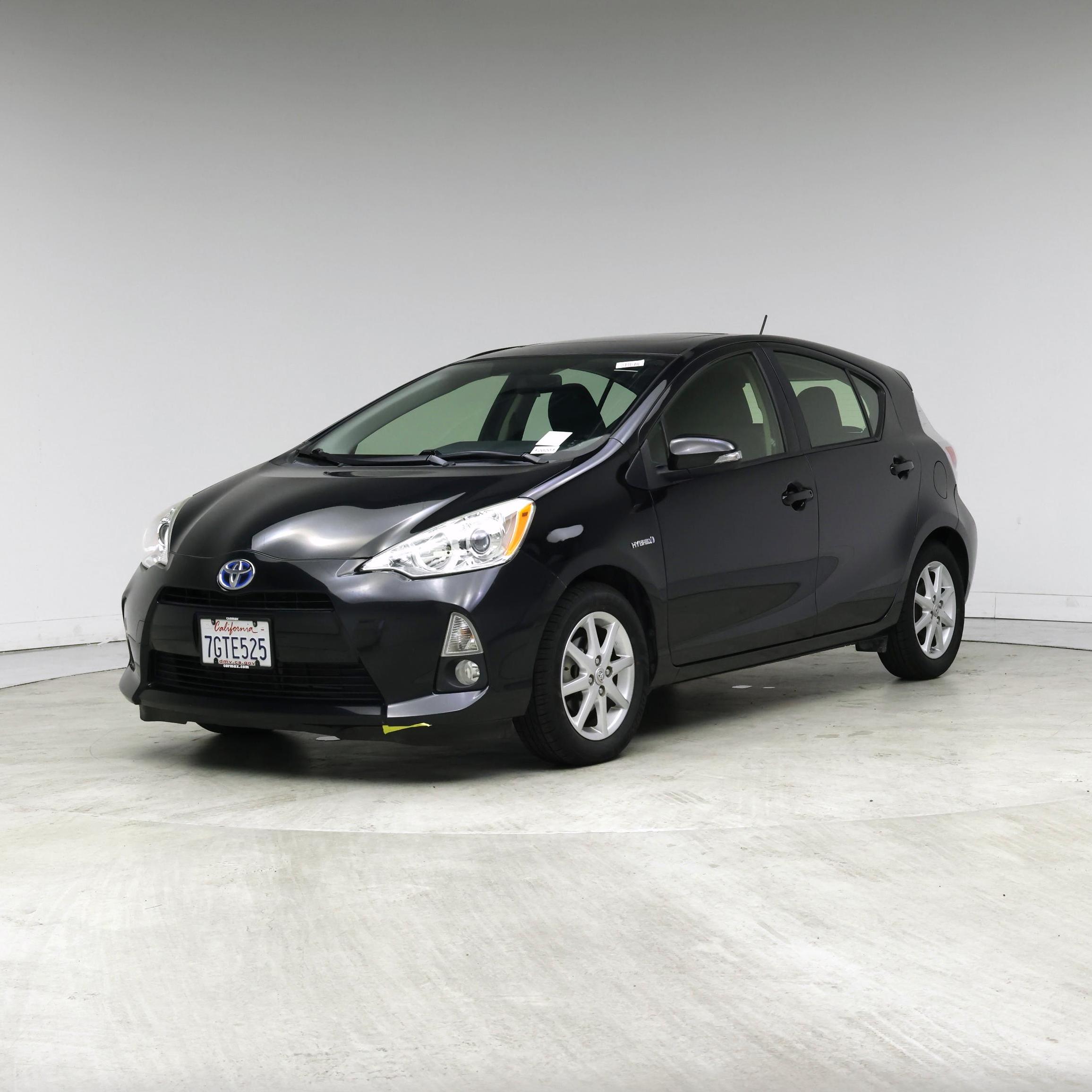 Thumbnail: 2014 Toyota Prius c - 4