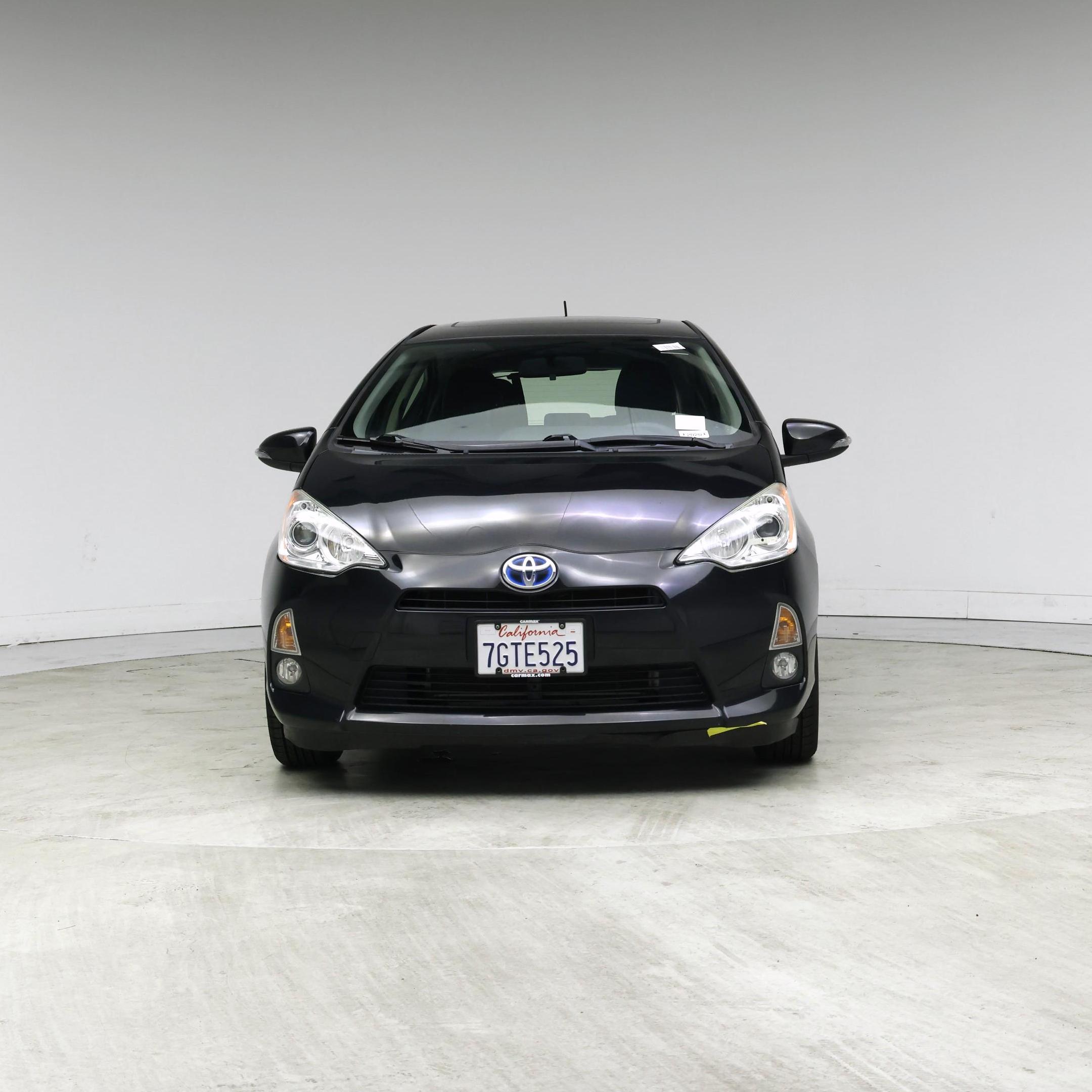 Thumbnail: 2014 Toyota Prius c - 5