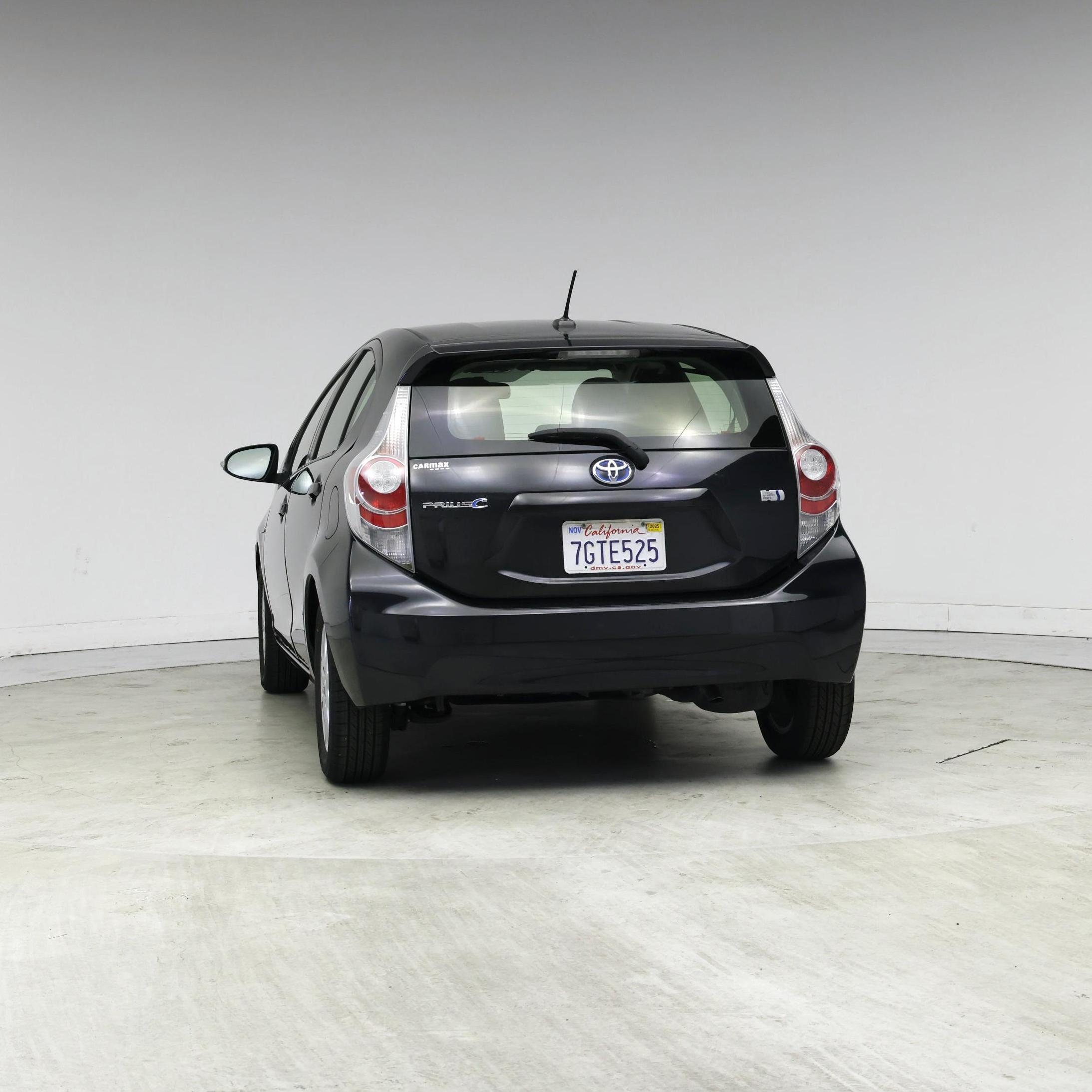 Thumbnail: 2014 Toyota Prius c - 6